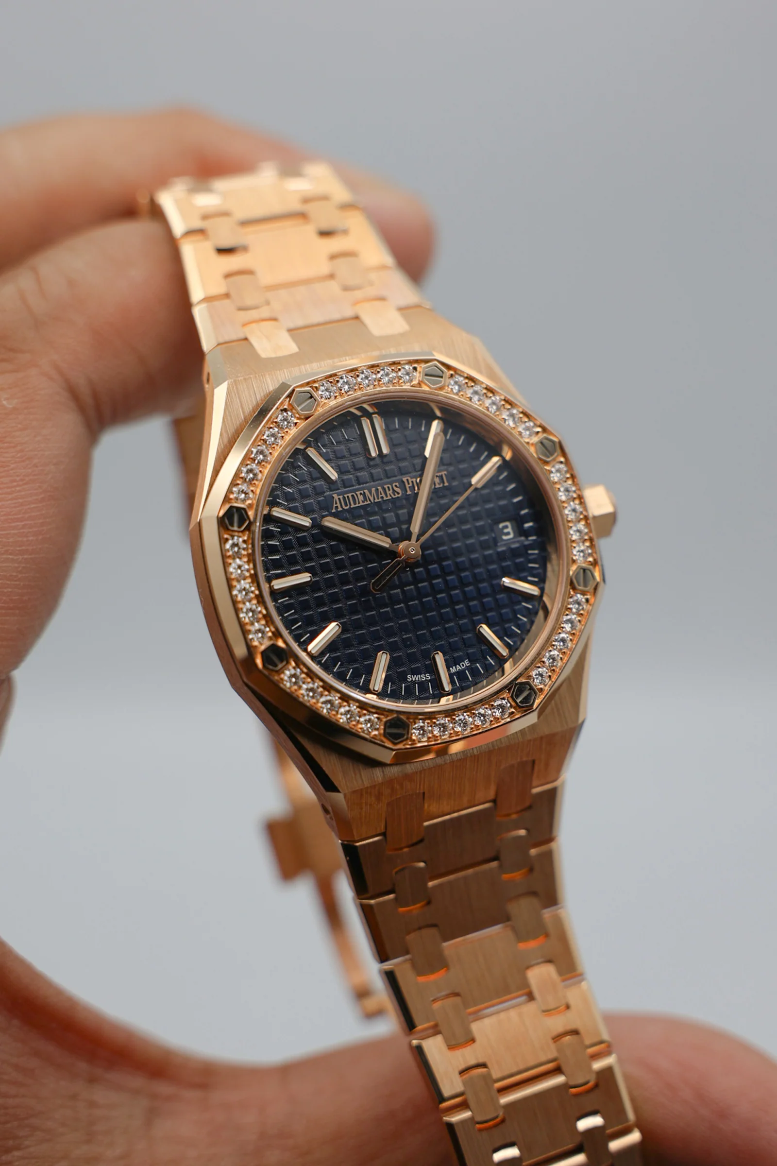 Audemars Piguet Royal Oak 34mm Pink Gold 77451OR - Image 3