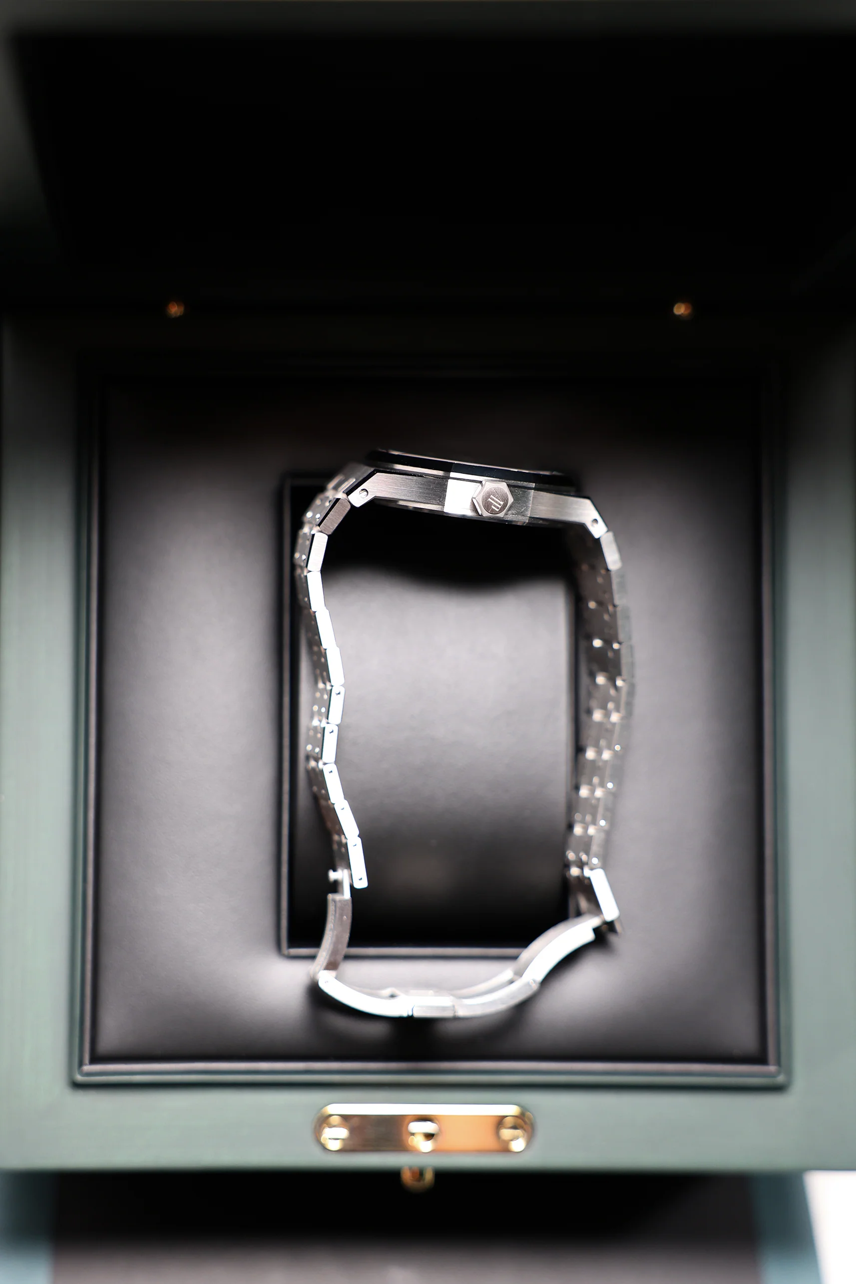 Audemars Piguet Royal Oak 37mm Blue - Diamond Bezel 15551ST - Image 11
