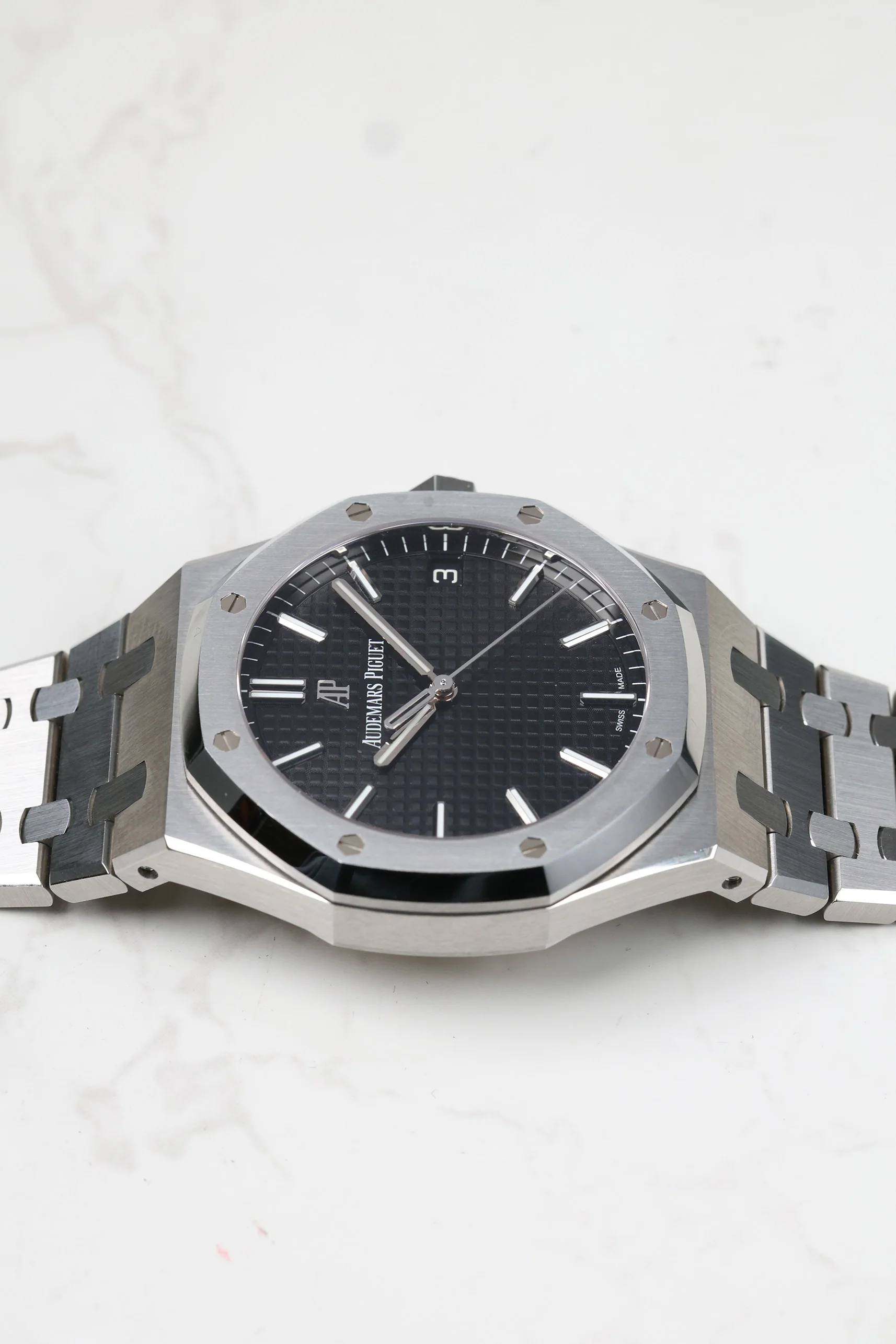 Audemars Piguet Royal Oak Automatic 41mm 15500ST 2021 [Preowned] - Image 12