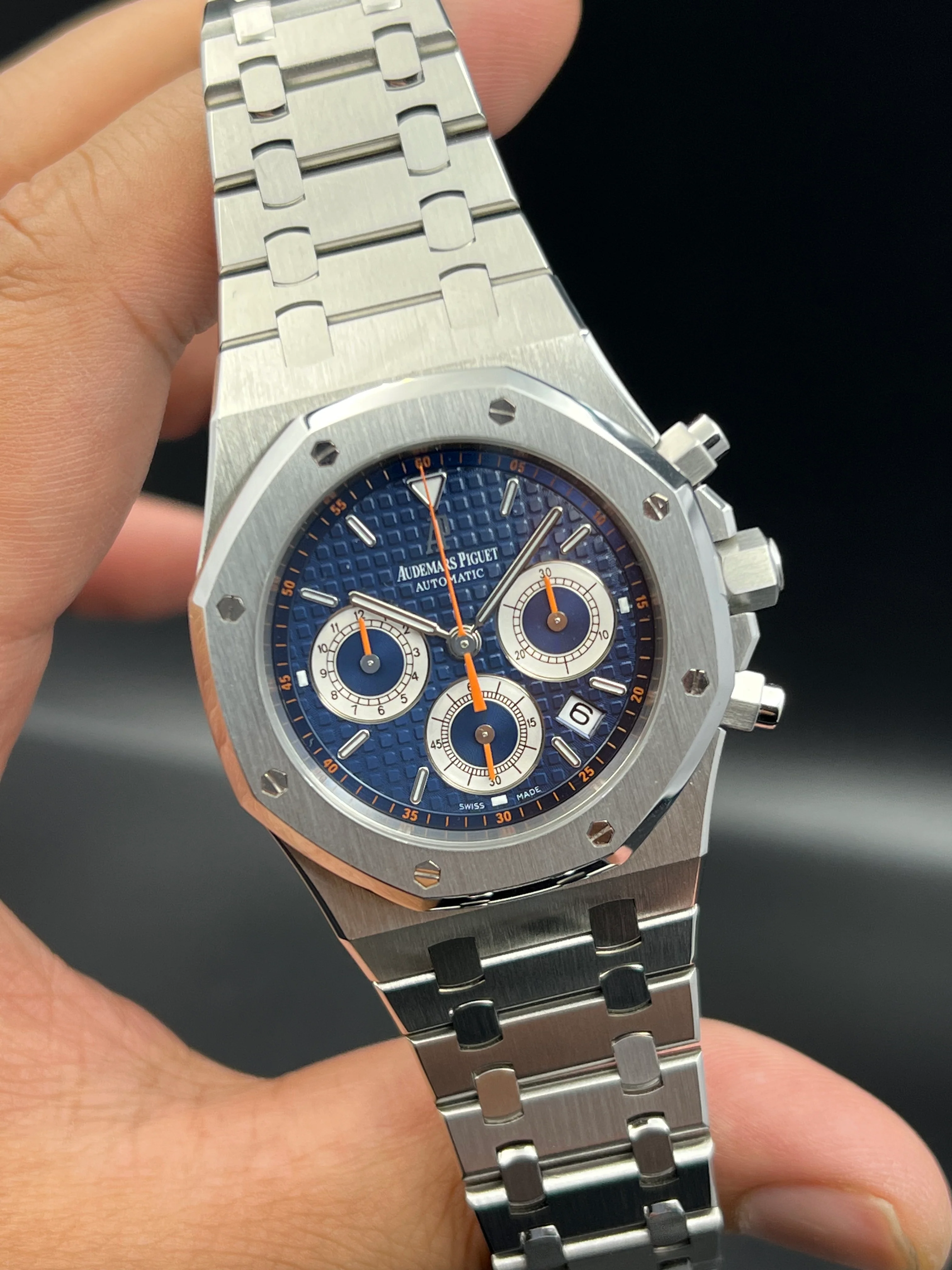 Audemars Piguet Royal Oak Chronograph Blue 39mm 26300ST 2010 [Preowned] - Image 6