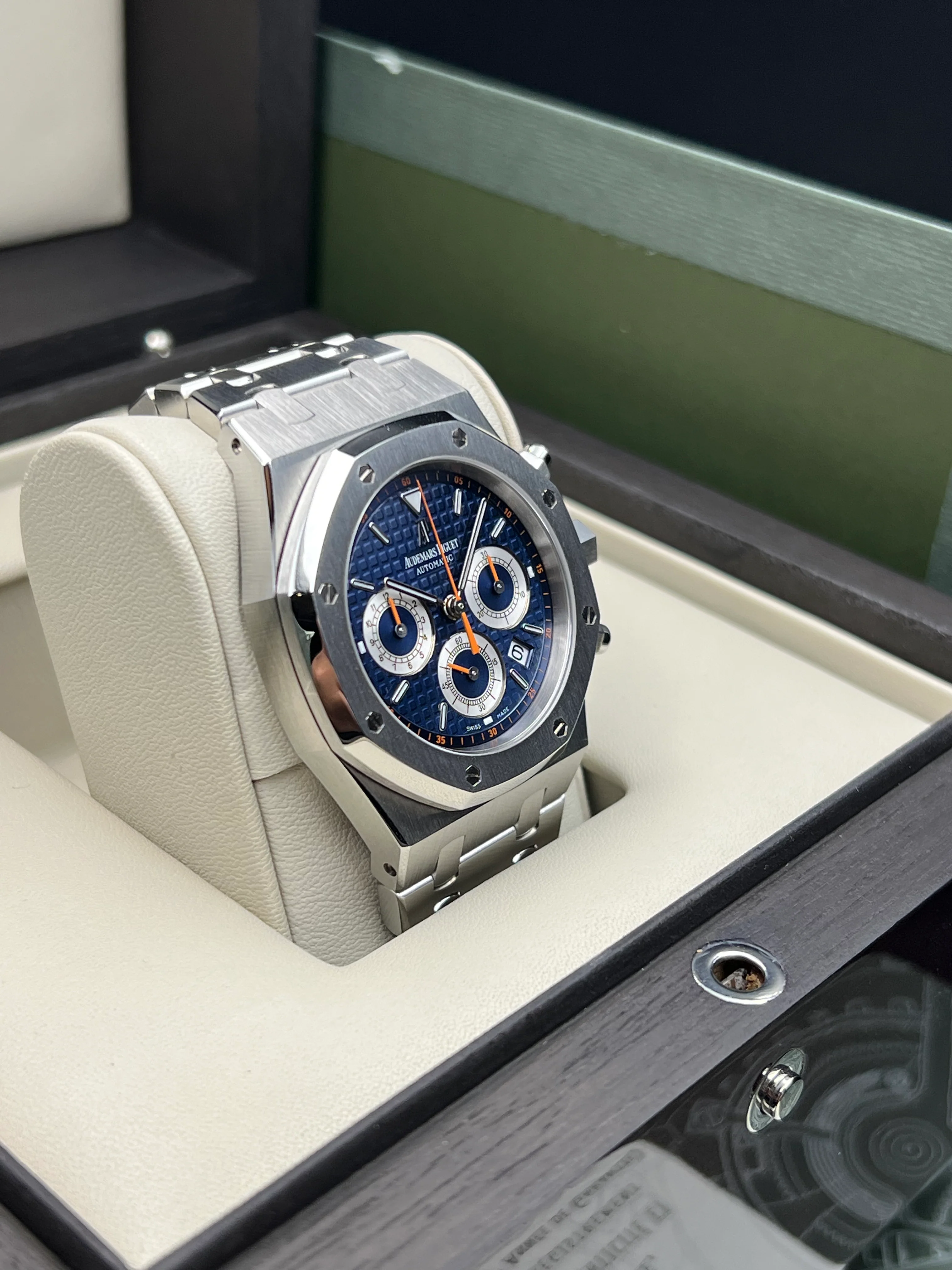 Audemars Piguet Royal Oak Chronograph Blue 39mm 26300ST 2010 [Preowned] - Image 8