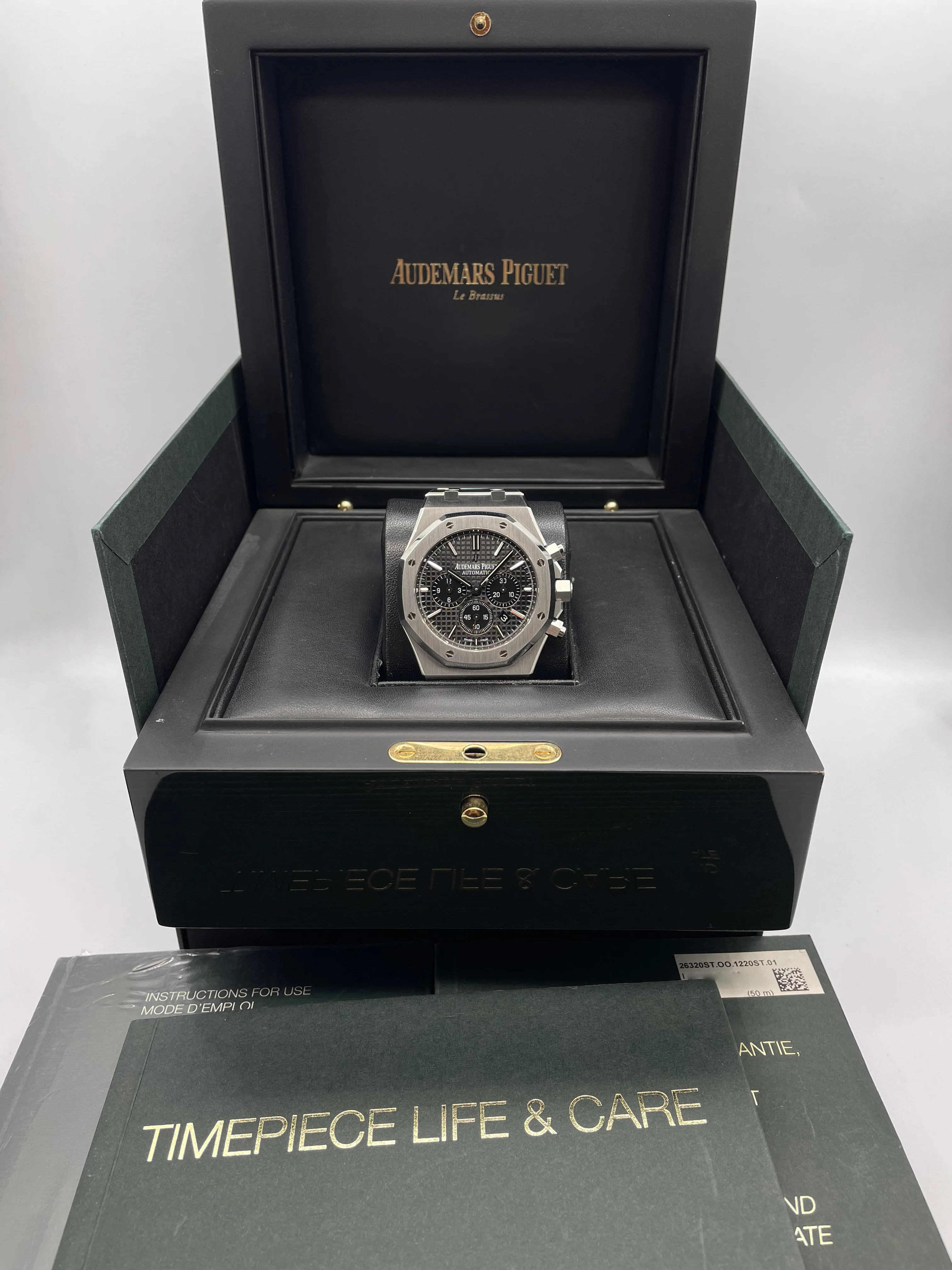 Audemars Piguet Royal Oak Chronograph 41mm 26320ST 2014 [Preowned] - Image 4