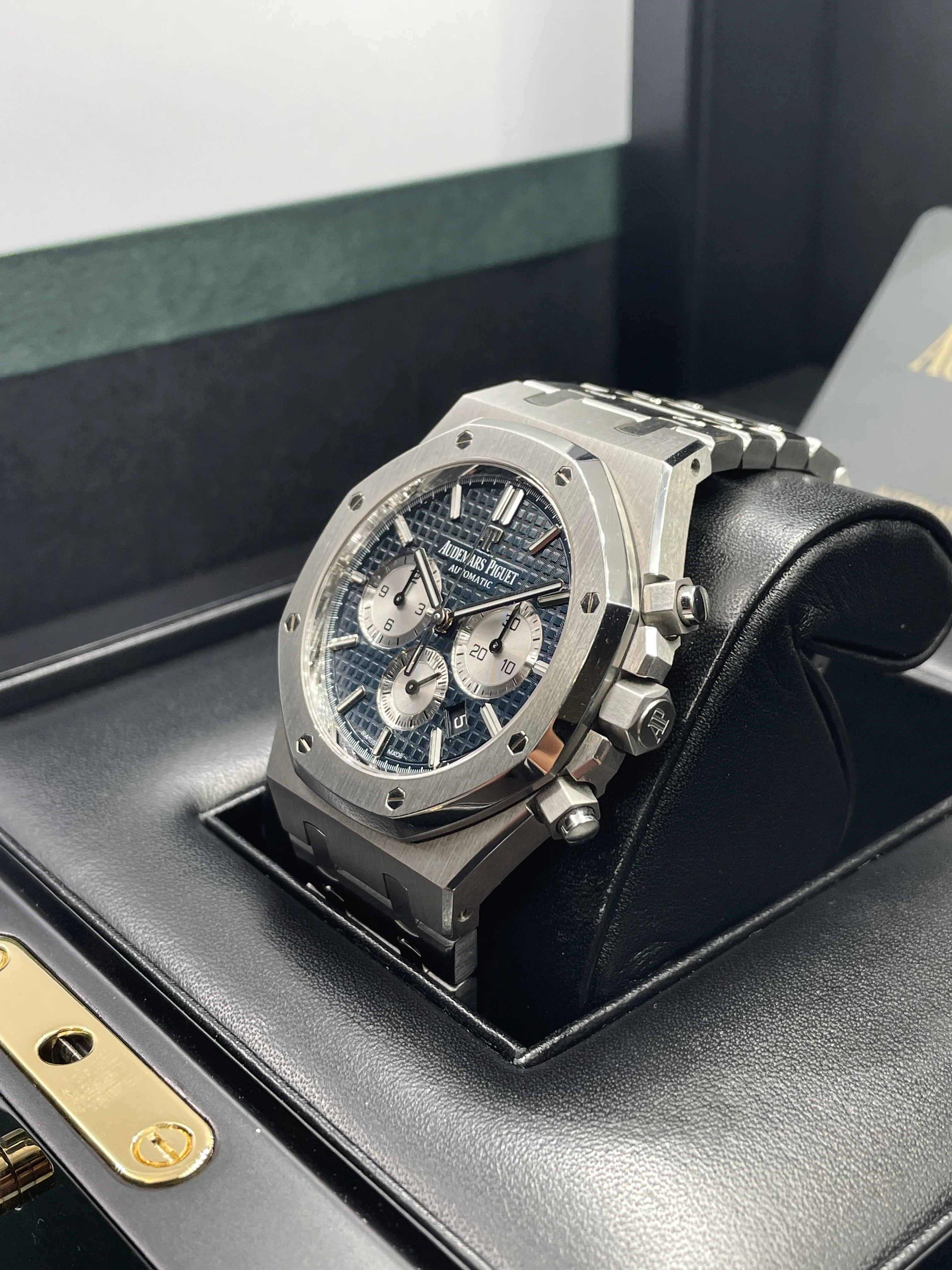 Audemars Piguet Royal Oak Chronograph Blue 41mm 26331ST 2018 [Preowned] - Image 6