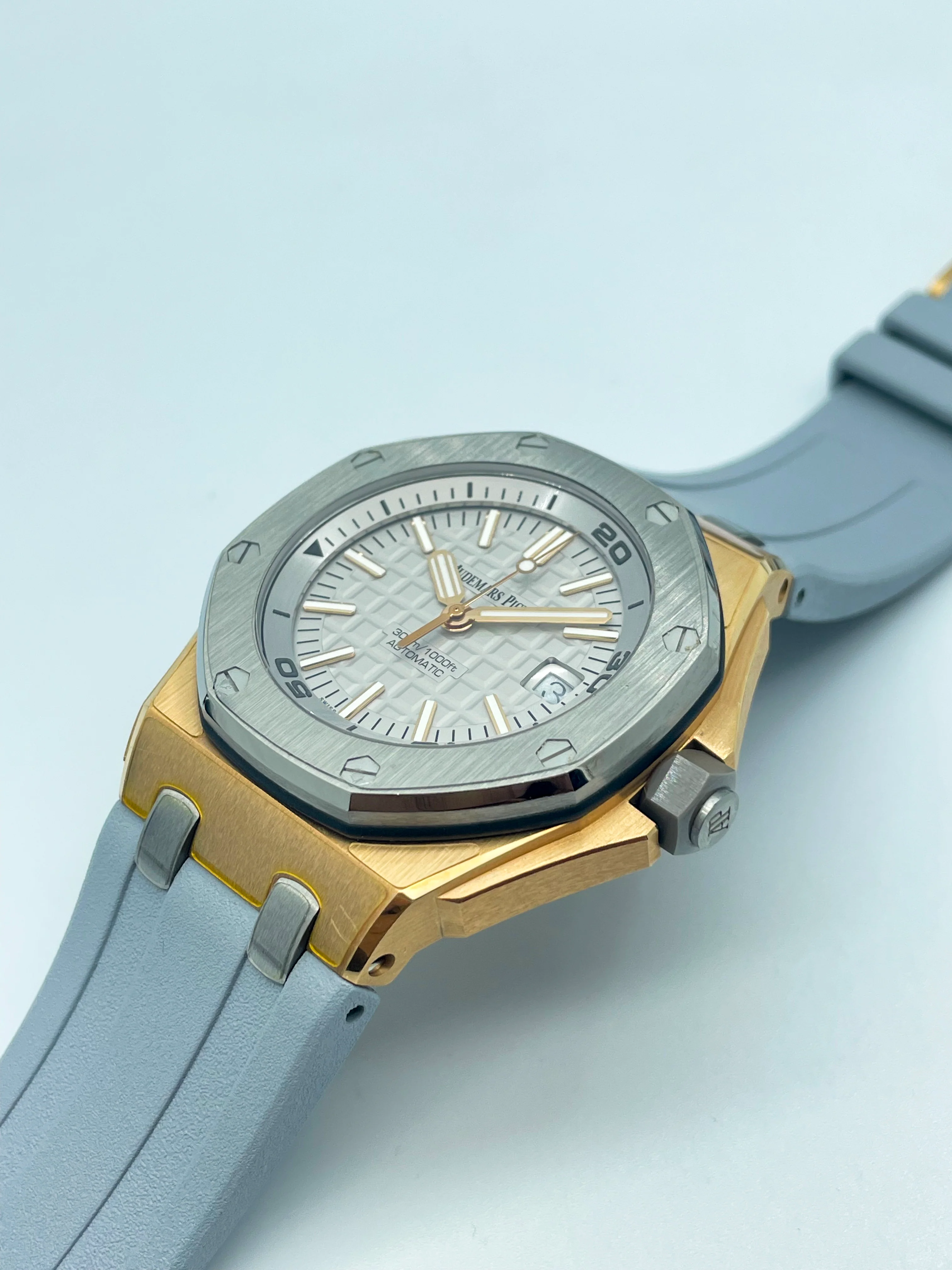 Audemars Piguet Royal Oak Offshore Diver 15711OI LE 42mm 2019 [Preowned] - Image 15