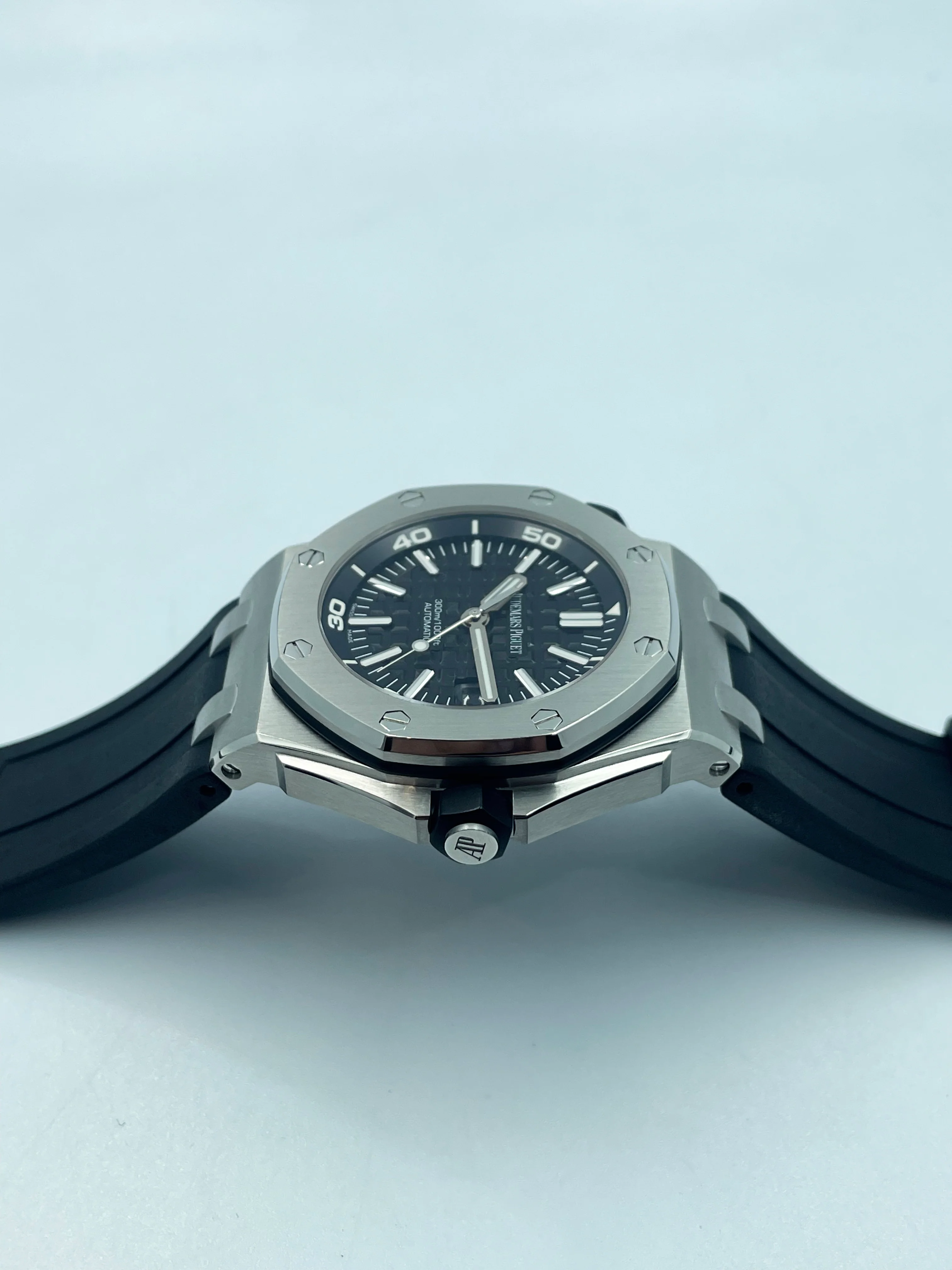 Audemars Piguet Royal Oak Offshore Diver 15703ST 42mm 2012 [Preowned] - Image 11