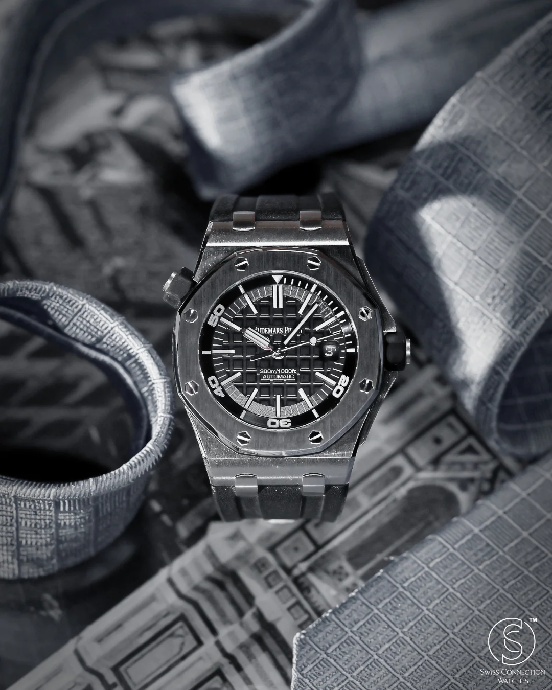 Audemars Piguet Royal Oak Offshore Diver 42mm 2015 [Preowned] - Image 4