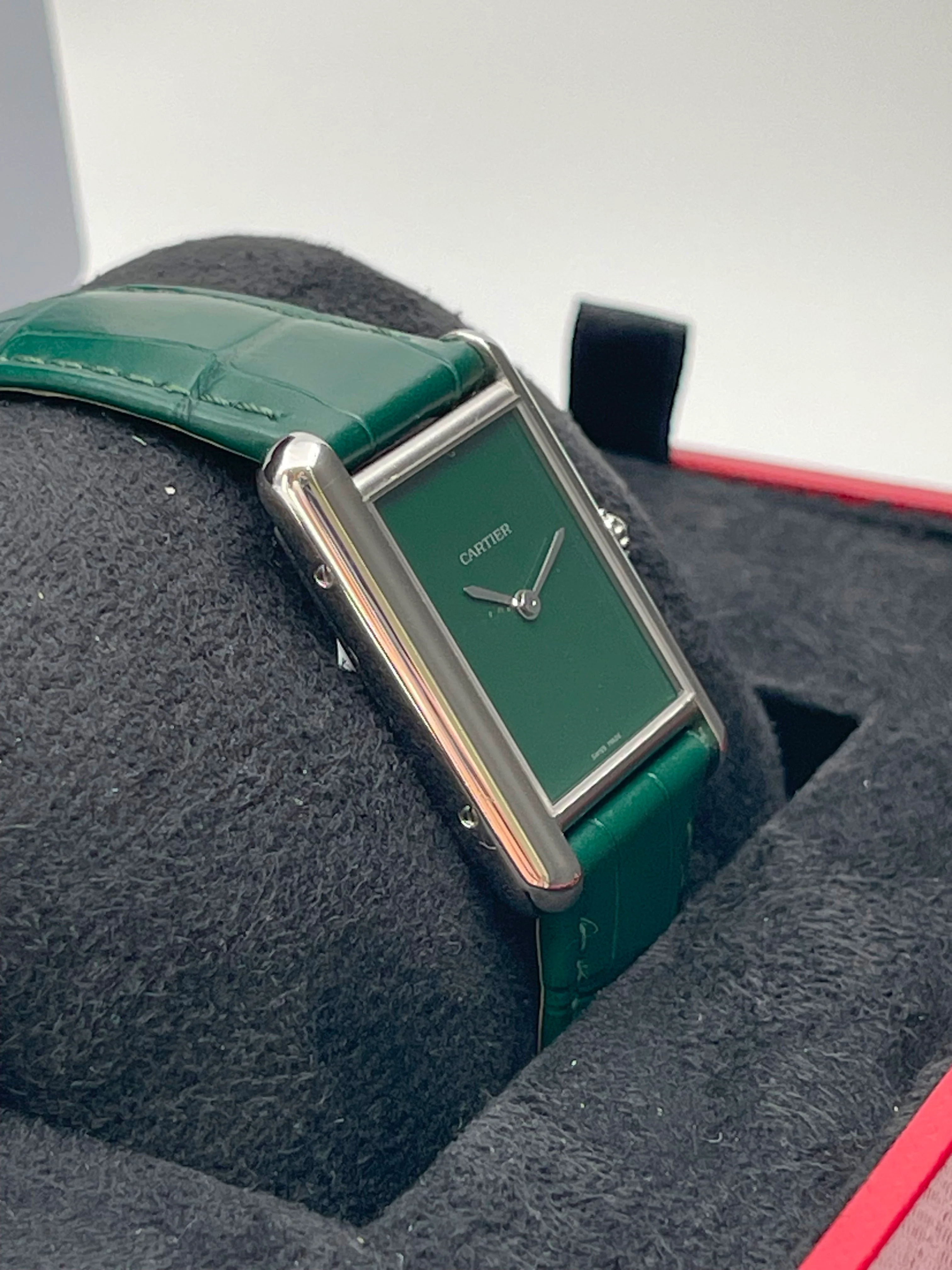 Cartier Tank Must Large Green WSTA0056 2024 [Preowned] - Image 6
