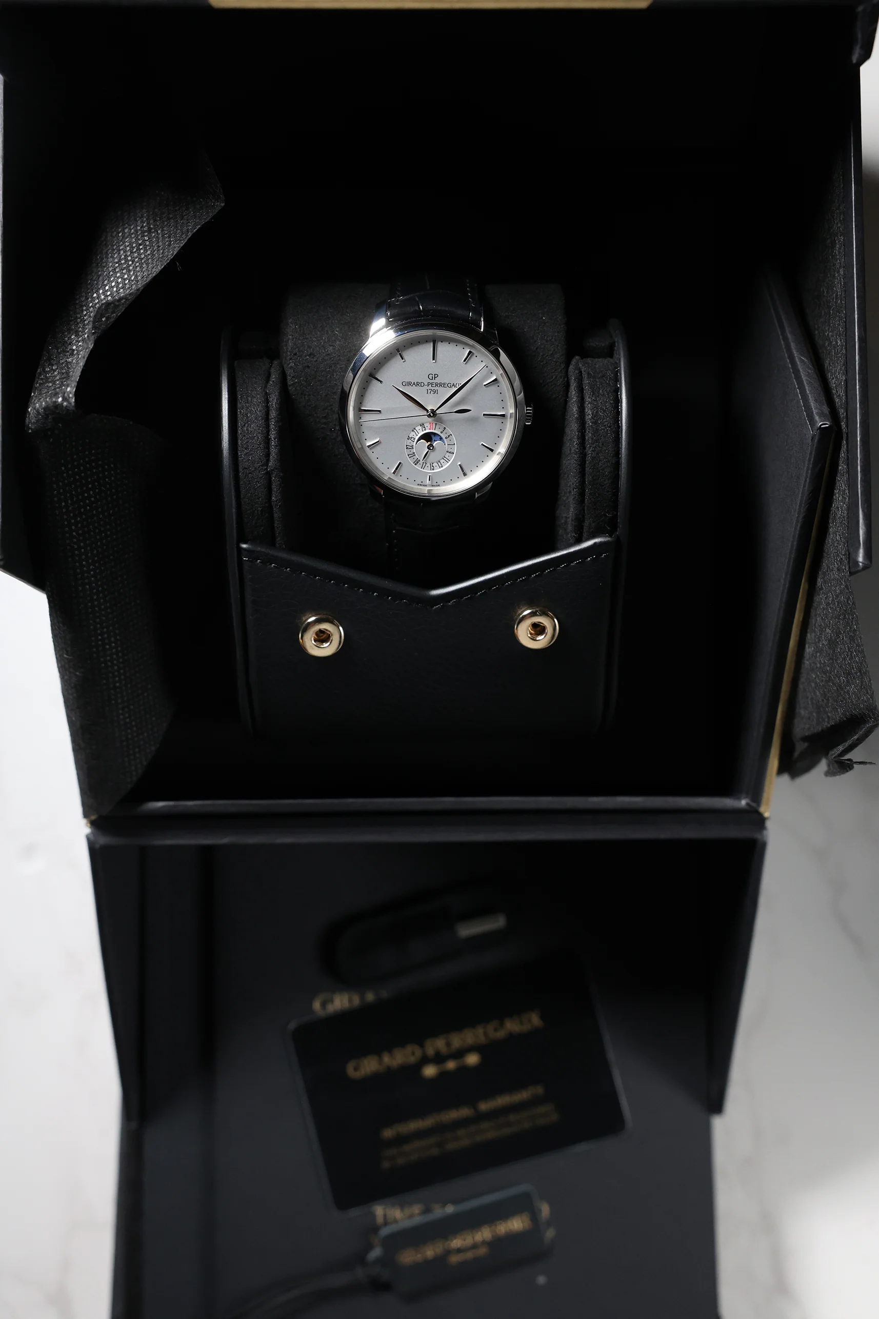 Girard Perregaux 1966 Date and Moon Phase - 40mm 49545-11-131-BB60 - Image 15