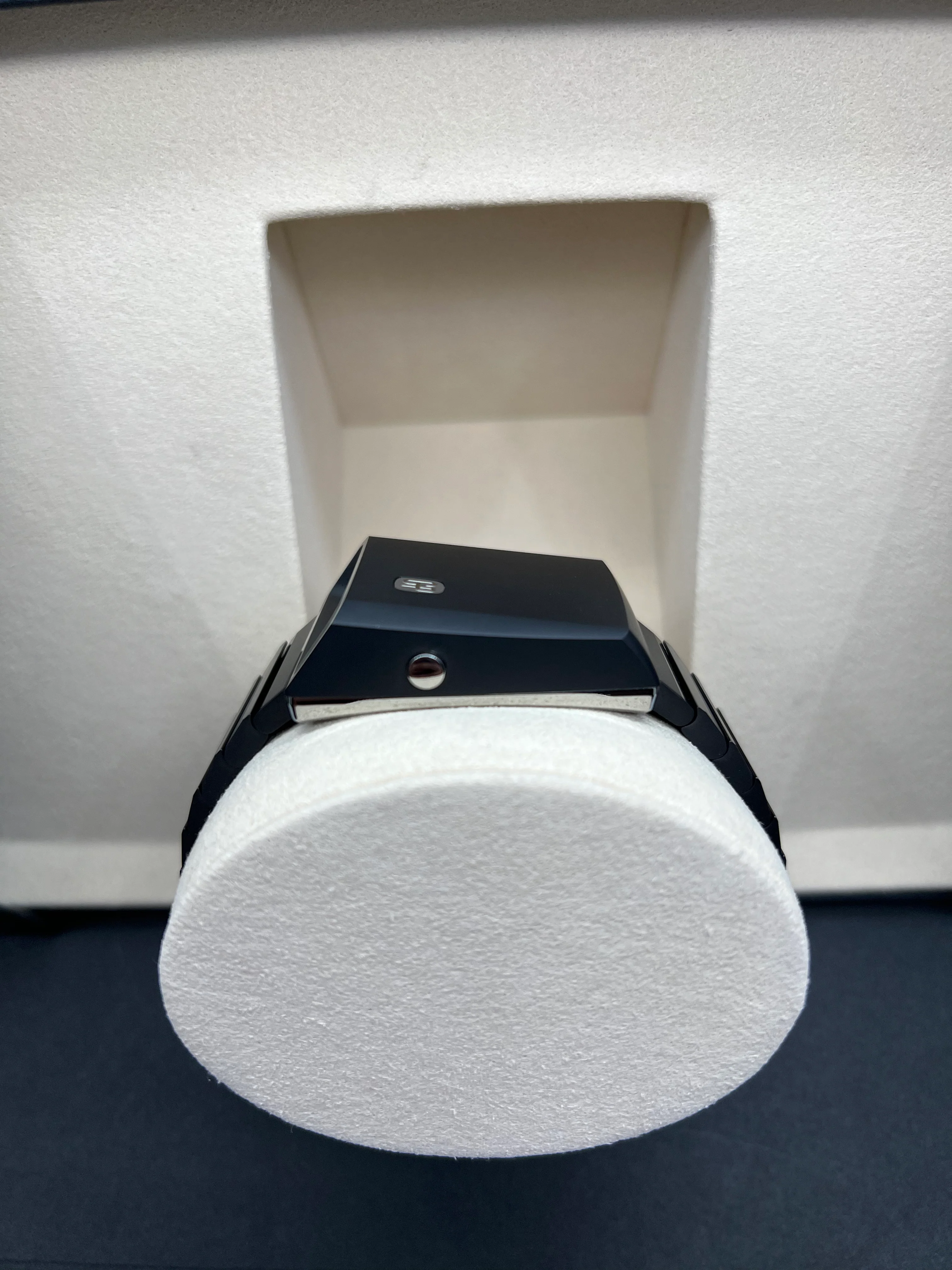 Girard-Perregaux Casquette 2.0 Limited Edition 42mm 2023 [Preowned] - Image 4