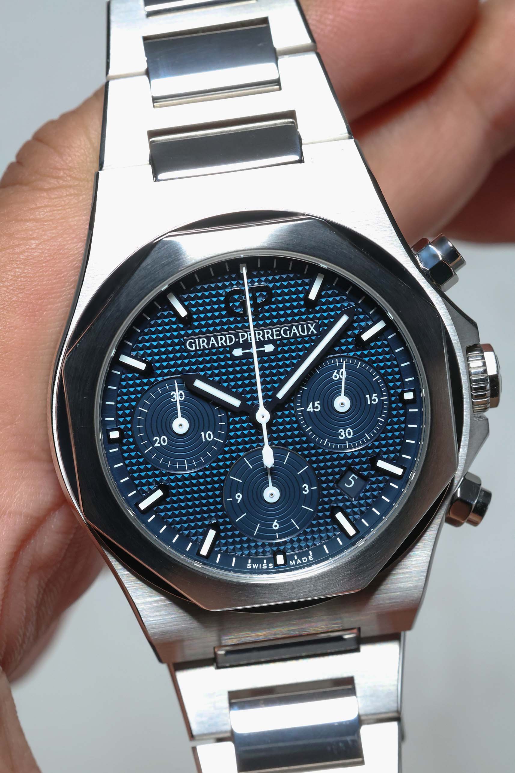 Girard Perregaux Laureato Chronograph - Blue 42mm 81020-11-431-11A - Image 7