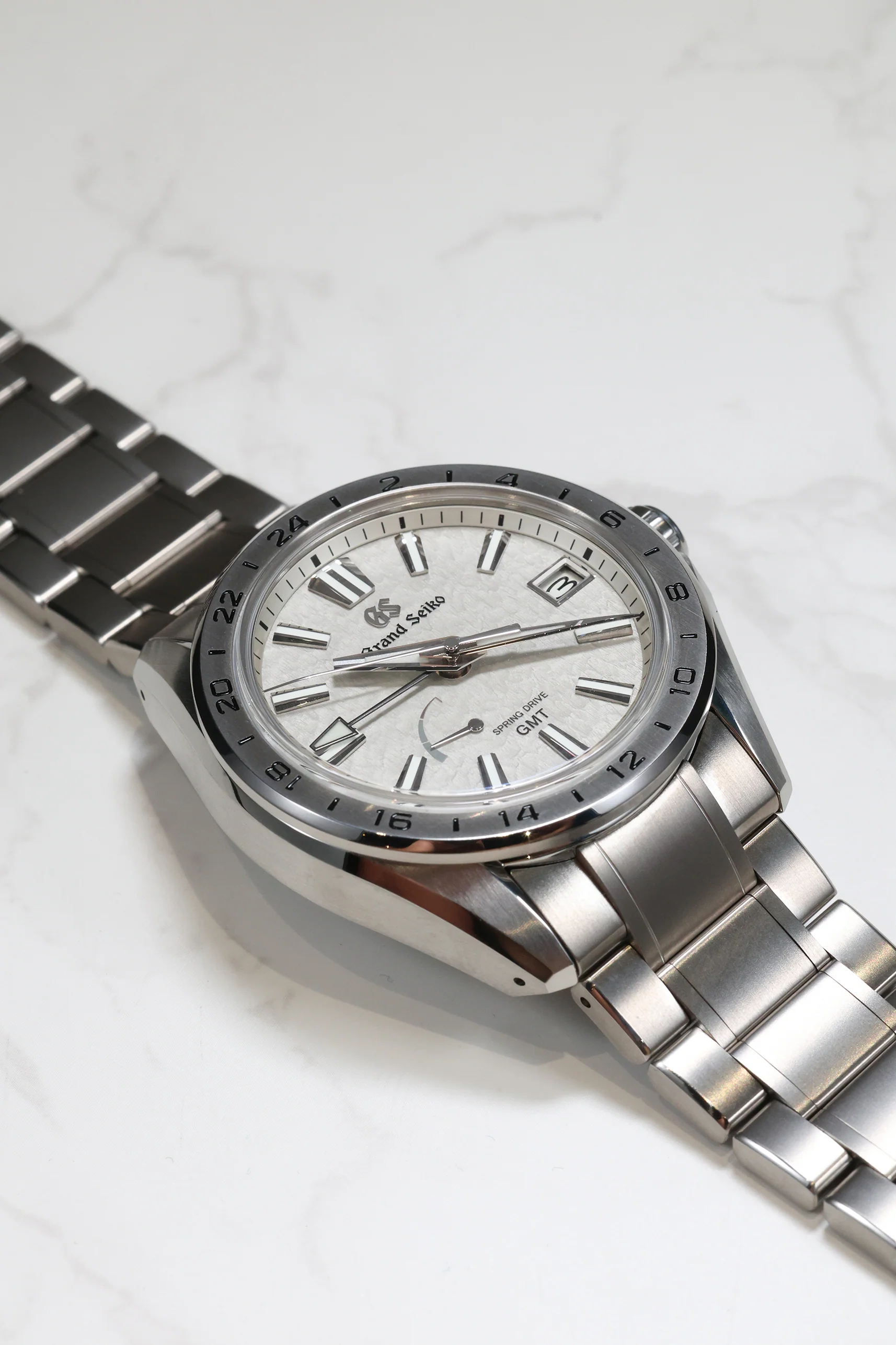 Grand Seiko Evolution 9 Collection GMT Titanium "Mist Flake" SBGE285 2022 [Preowned] - Image 11