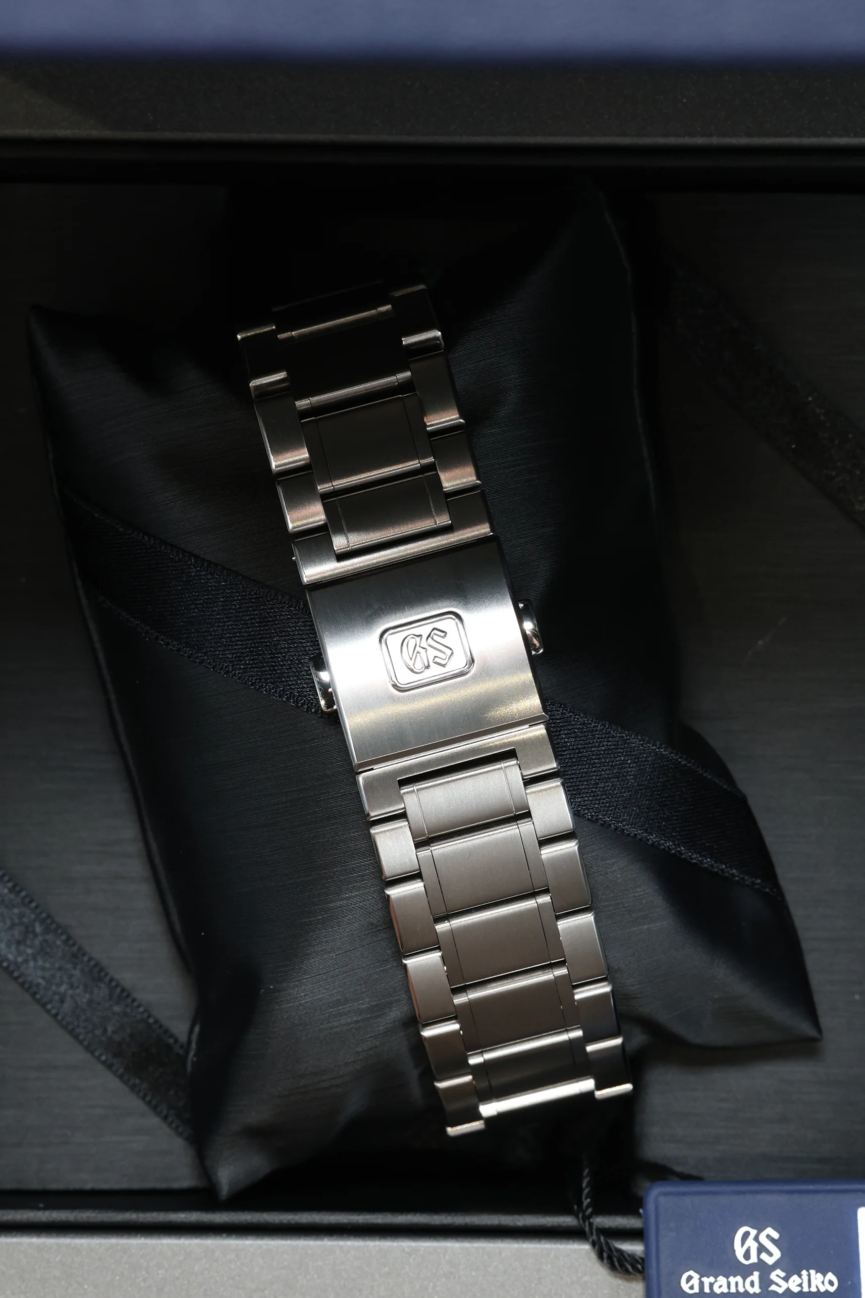 Grand Seiko Evolution 9 Collection GMT Titanium "Mist Flake" SBGE285 2022 [Preowned] - Image 18