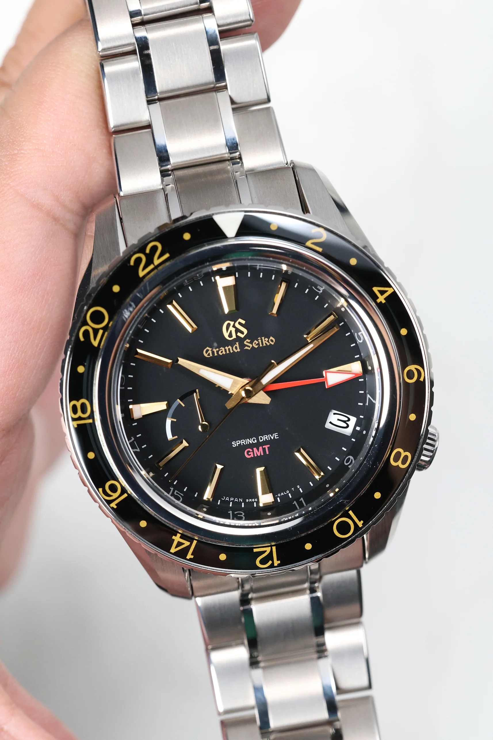 Grand Seiko SBGE215 Spring Drive GMT Titanium 44mm 2020 [Preowned] - Image 7