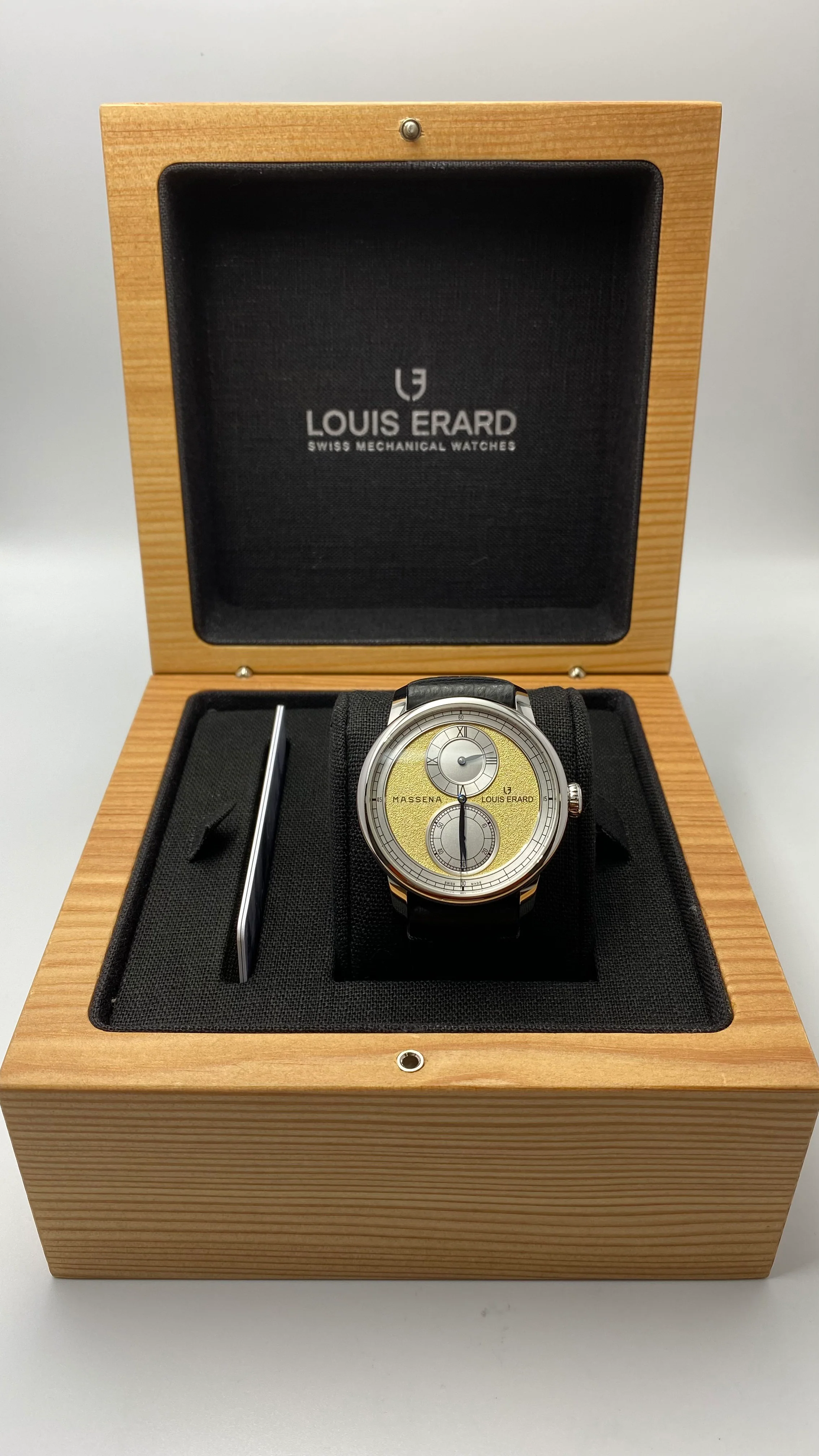 Louis Erard Le Régulateur x Massena LAB Gold 42mm - Image 14