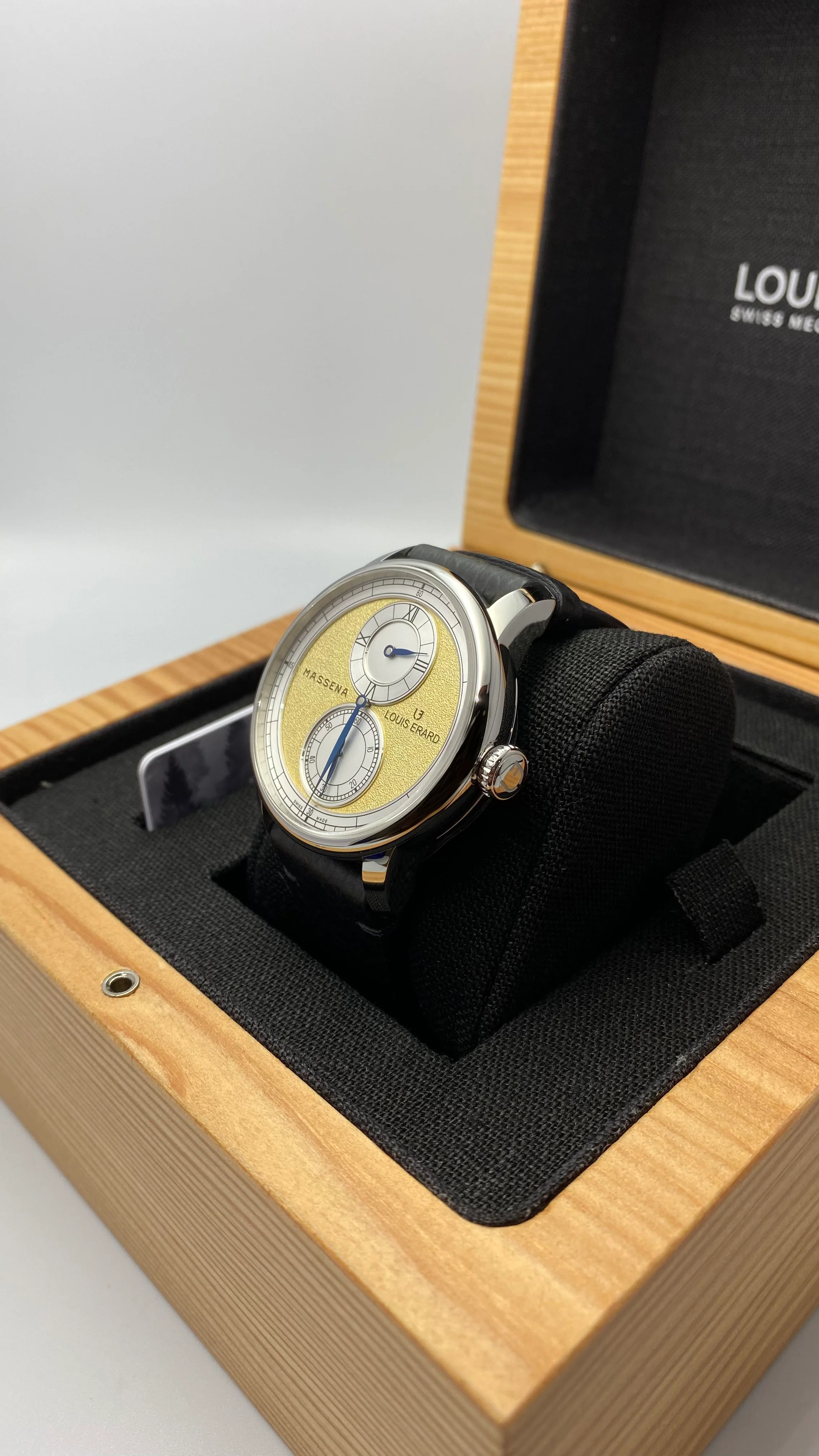 Louis Erard Le Régulateur x Massena LAB Gold 42mm - Image 9