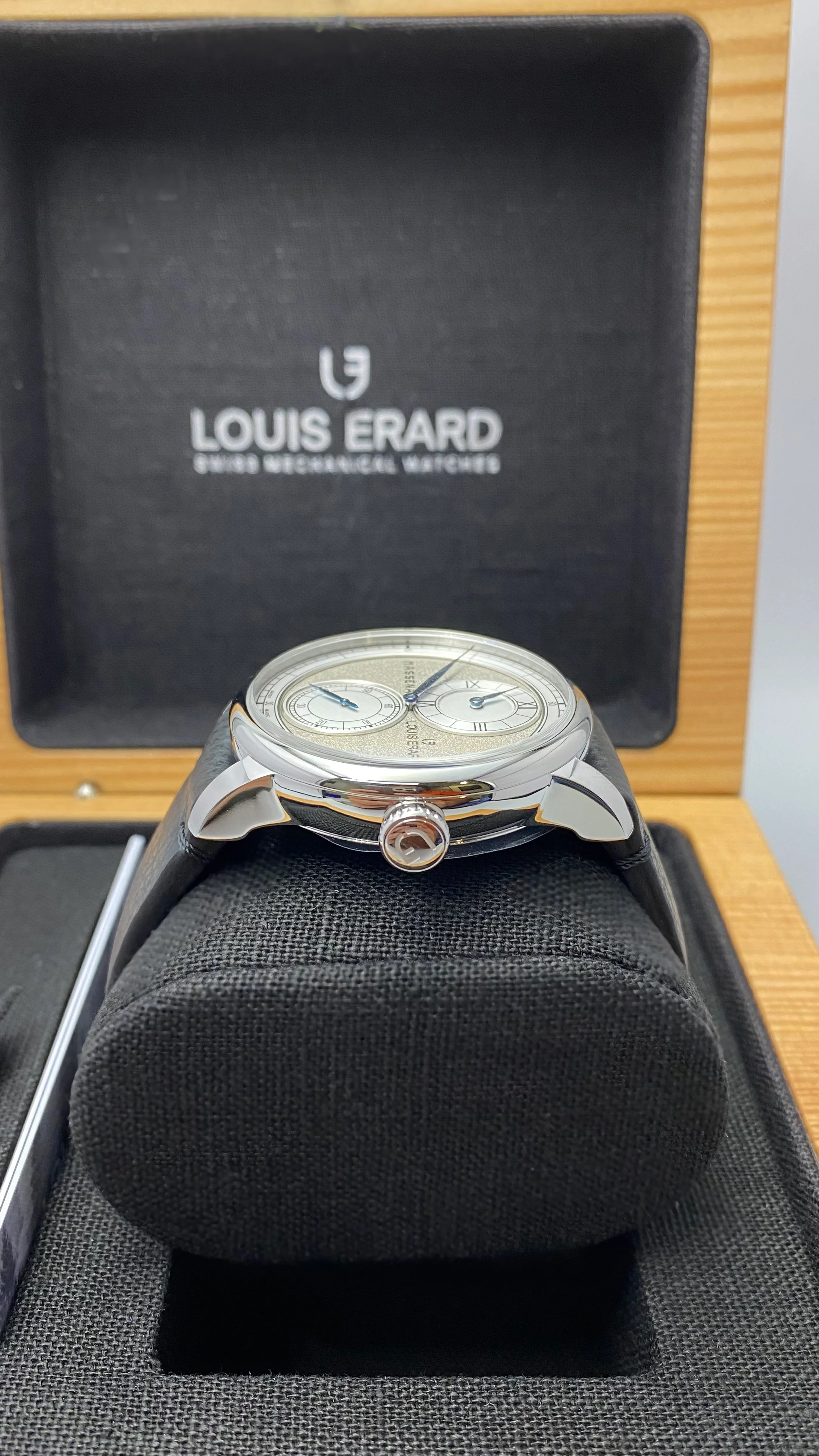 Louis Erard Le Régulateur x Massena LAB Silver 42mm - Image 13