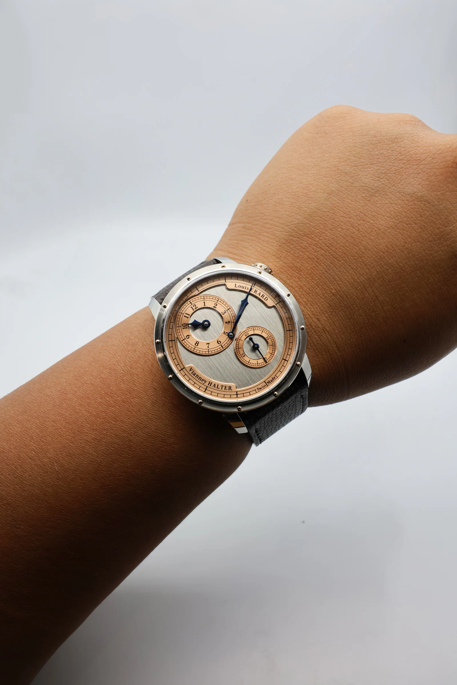 Louis Erard Le Régulateur x Vianney Halter II 43mm 85246AA02.BVA172 - Image 6