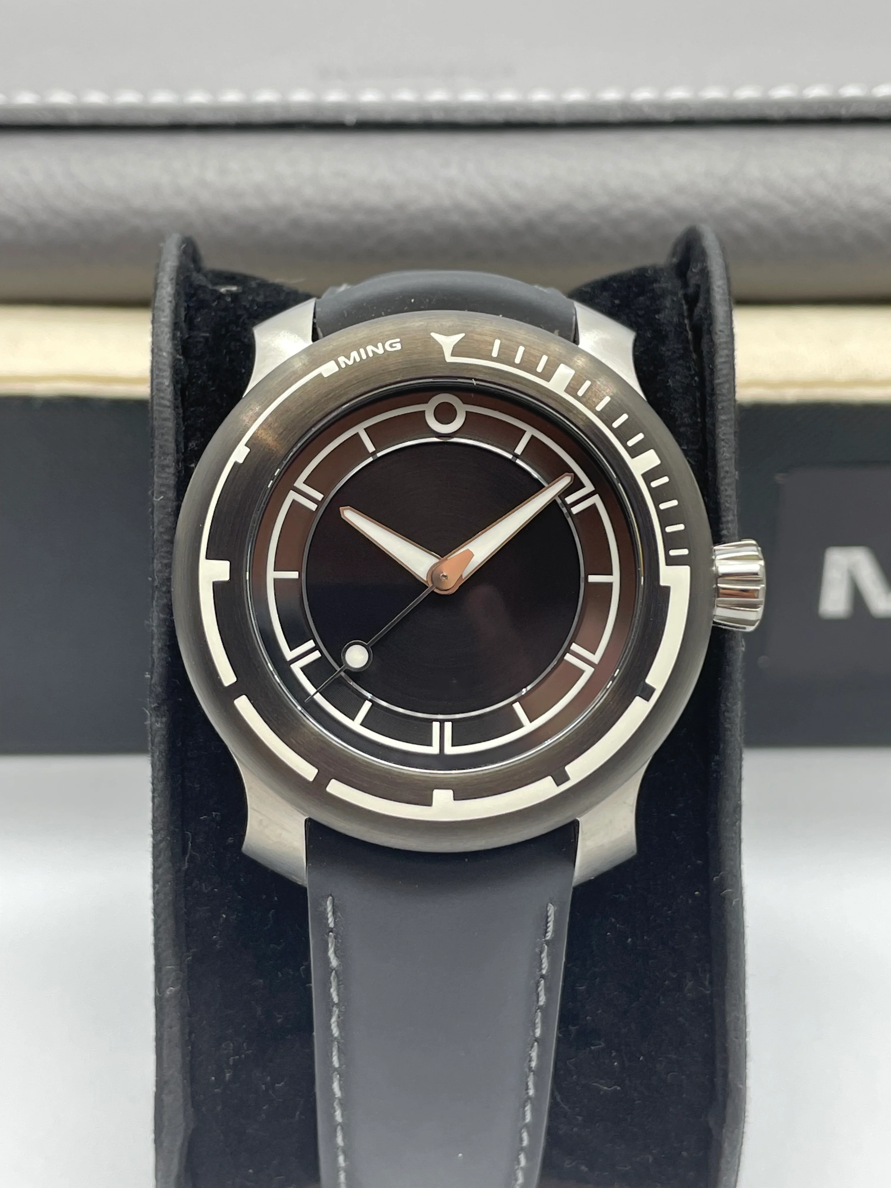 MING 18.01 H41 Diver 40mm 2021 NOS - Image 5