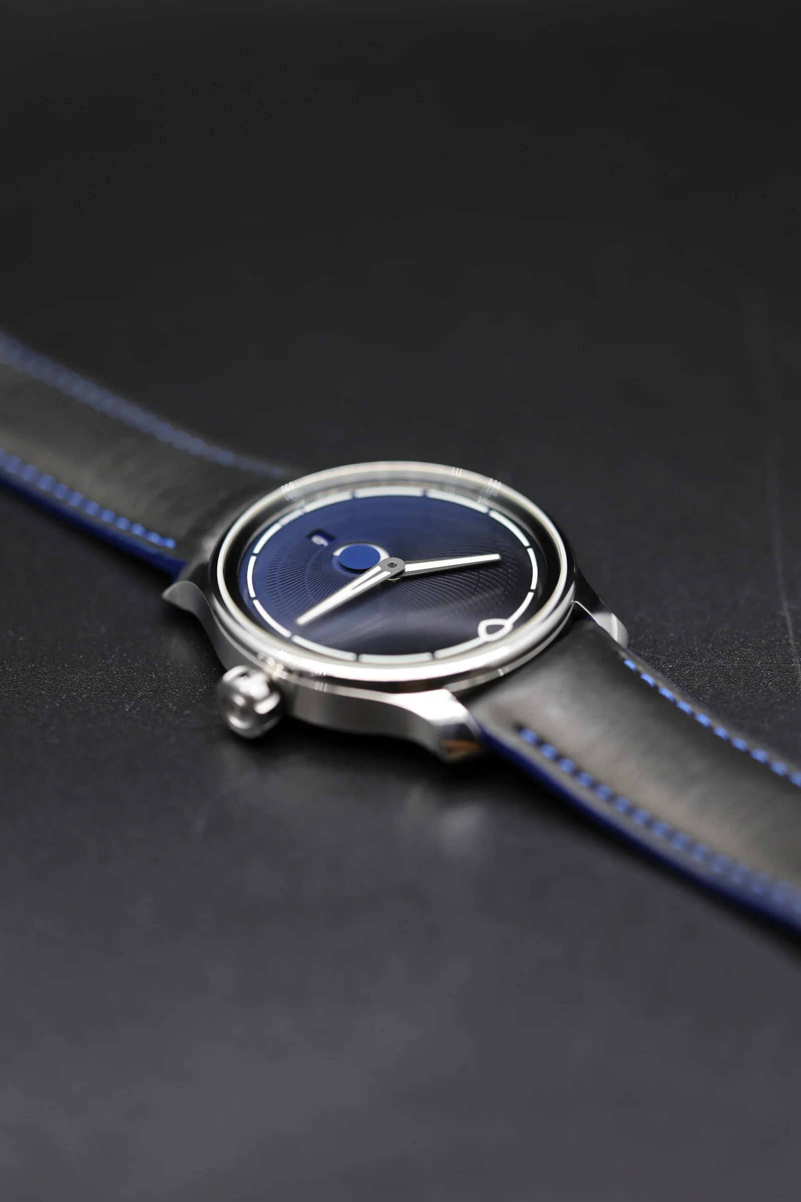 MING 37.05 Moon - 38mm 2022 [Preowned] - Image 10