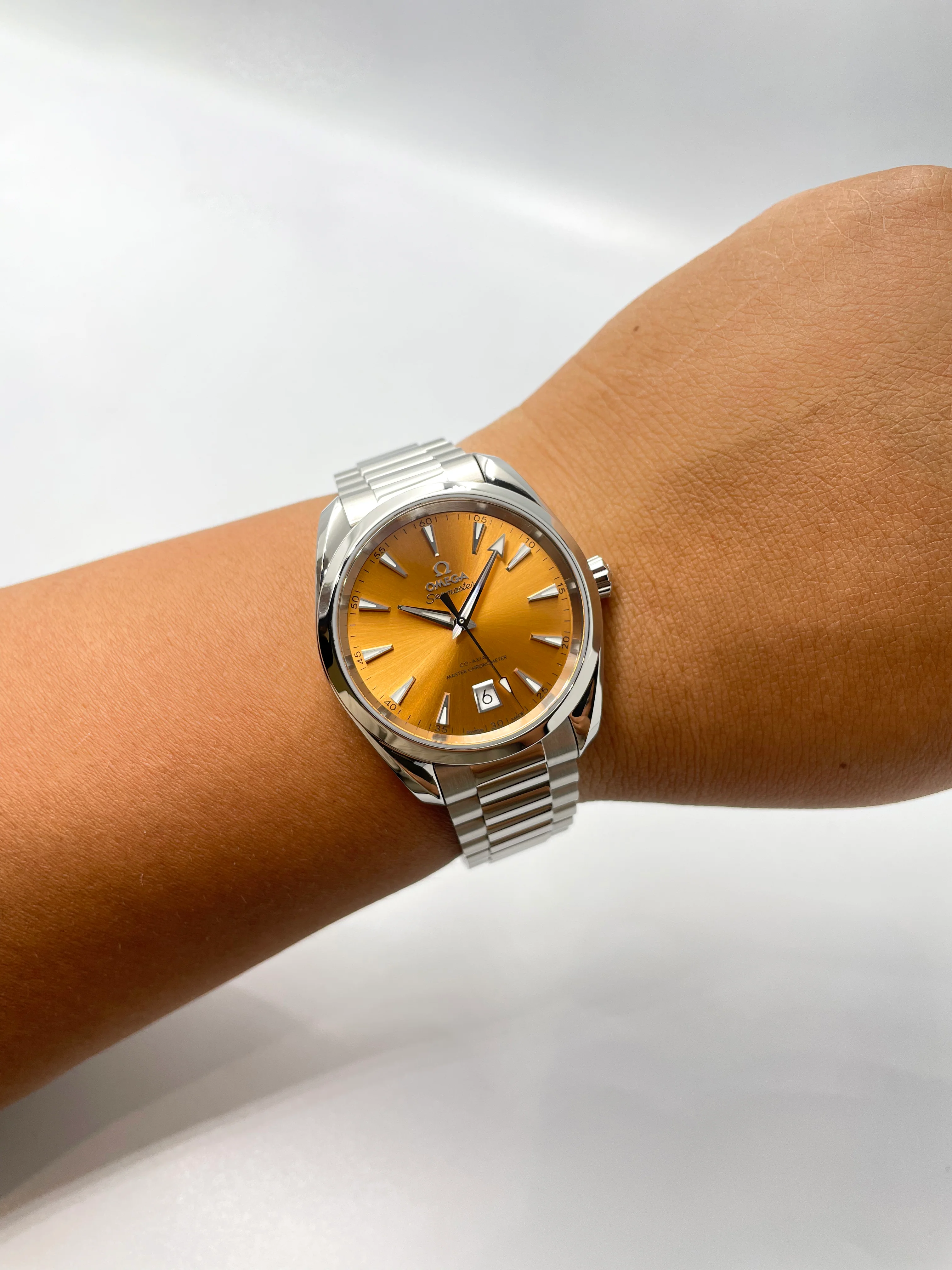Omega Aqua Terra Shades Saffron 38mm 2023 [Preowned] - Image 2