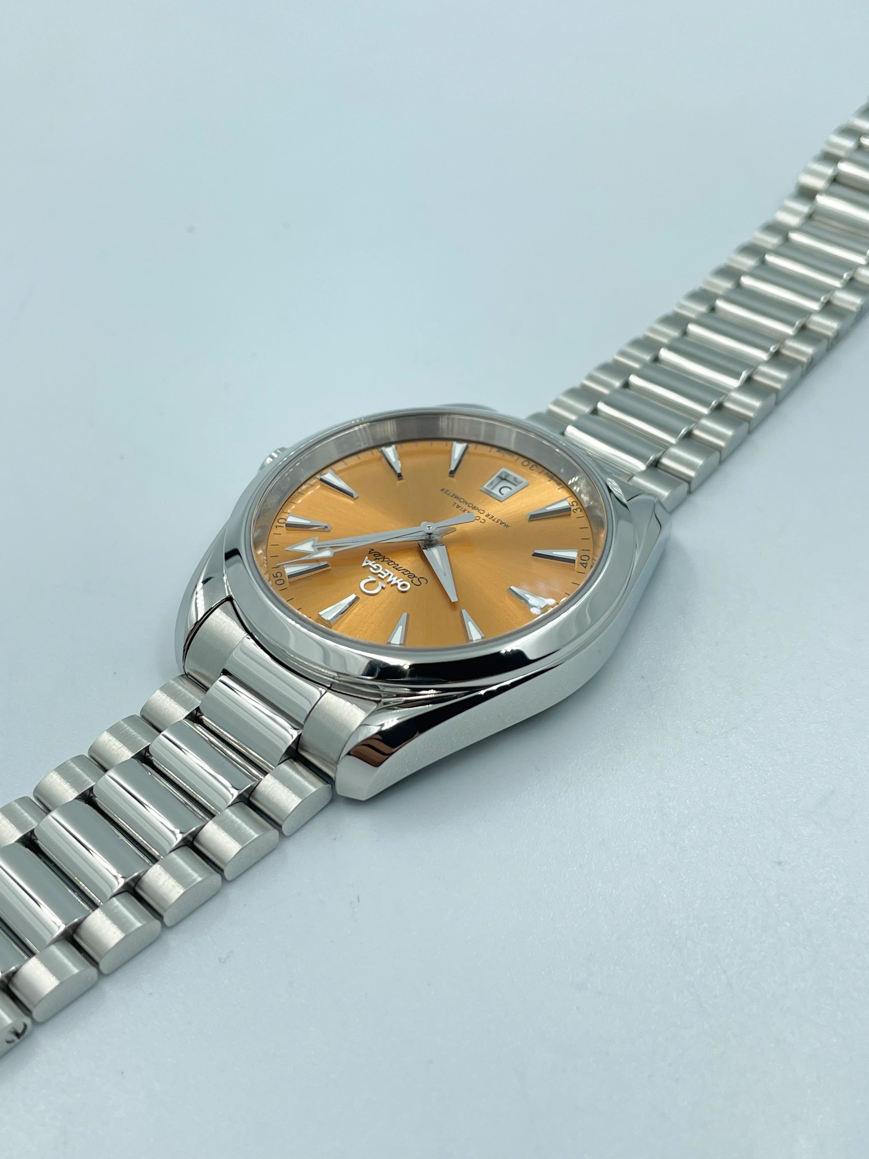 Omega Aqua Terra Shades Saffron 38mm 2023 [Preowned] - Image 9