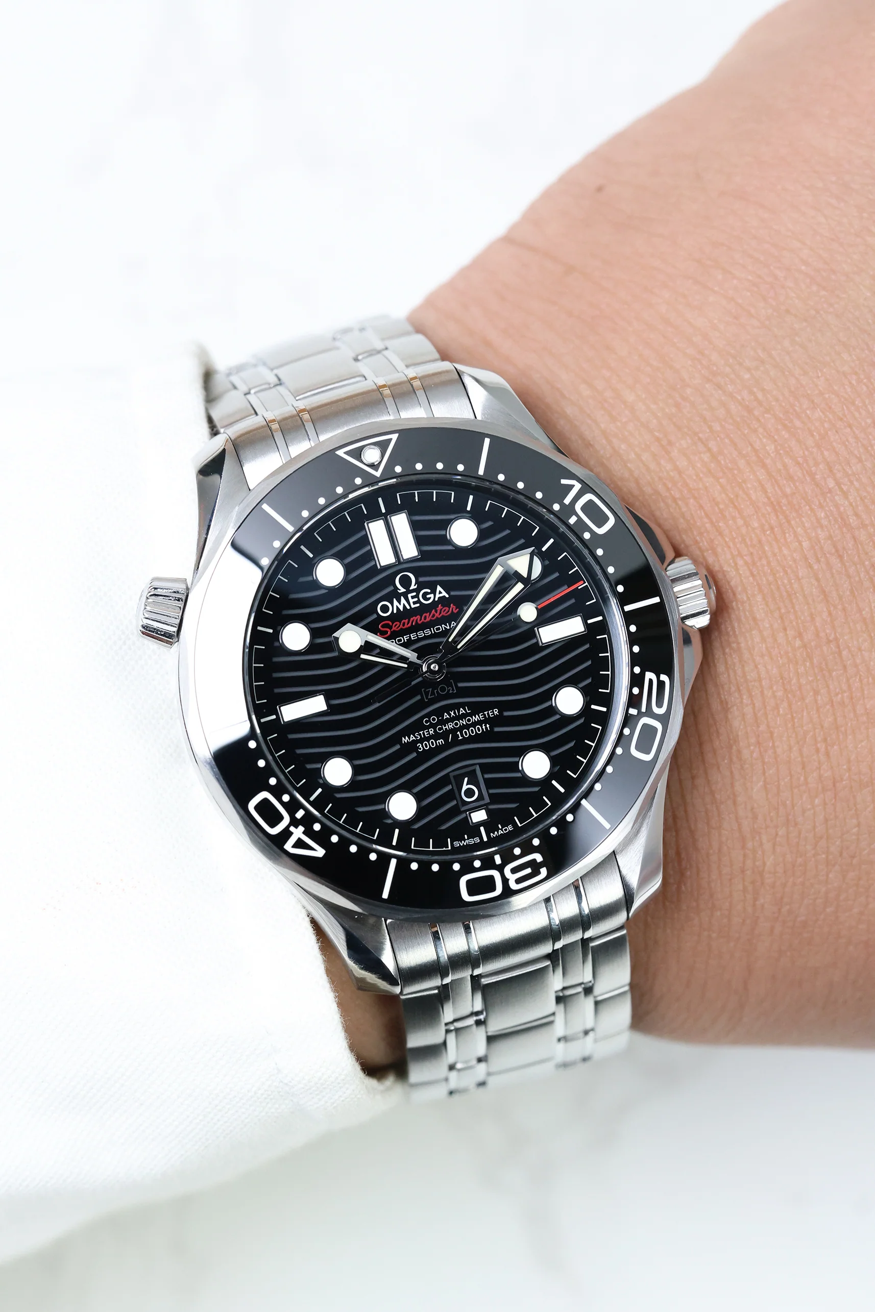Omega Diver 300m Co-Axial Master Chronometer 42mm 2023 [Preowned] - Image 6