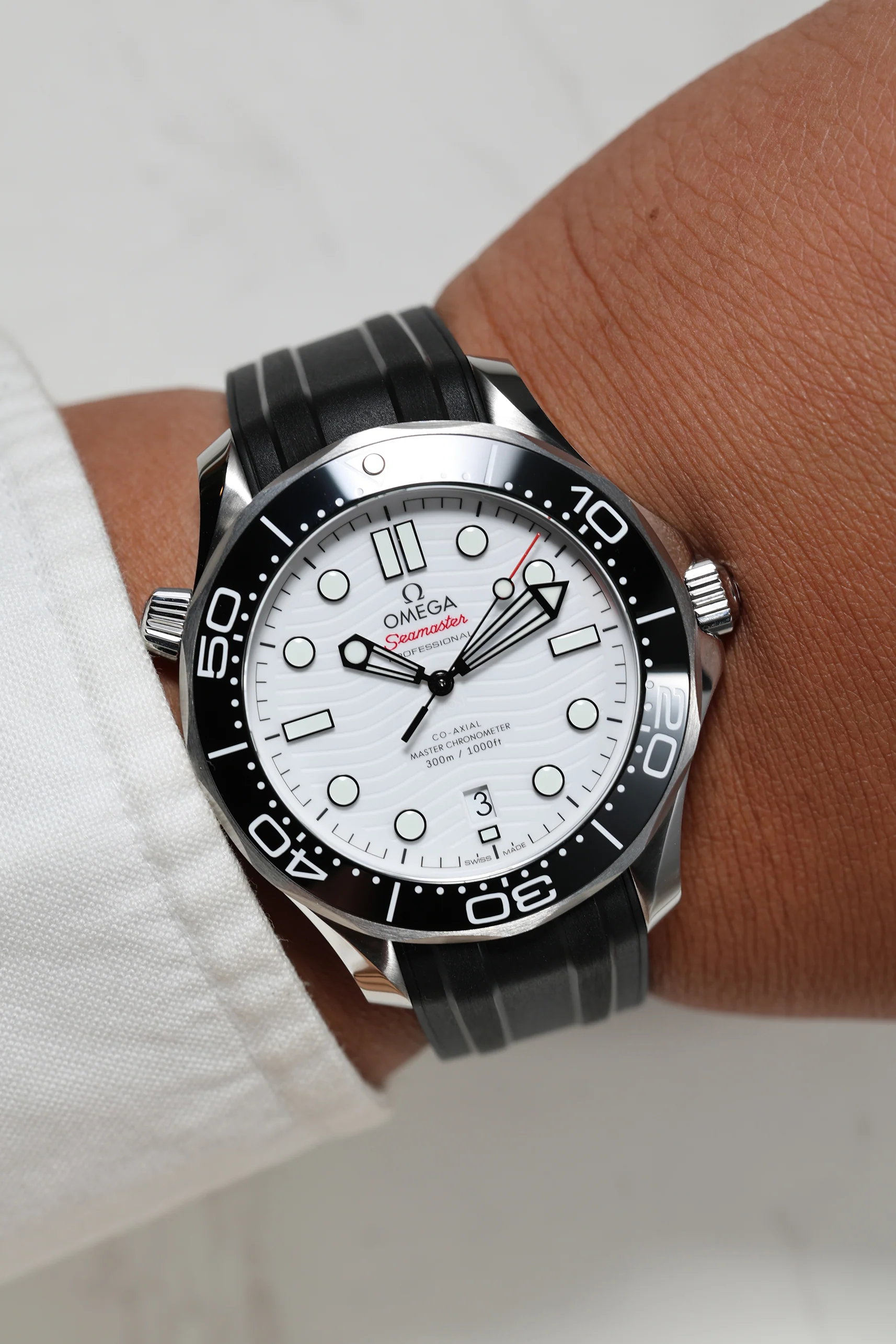 Omega Diver 300m Co-Axial Master Chronometer 42mm - Image 6