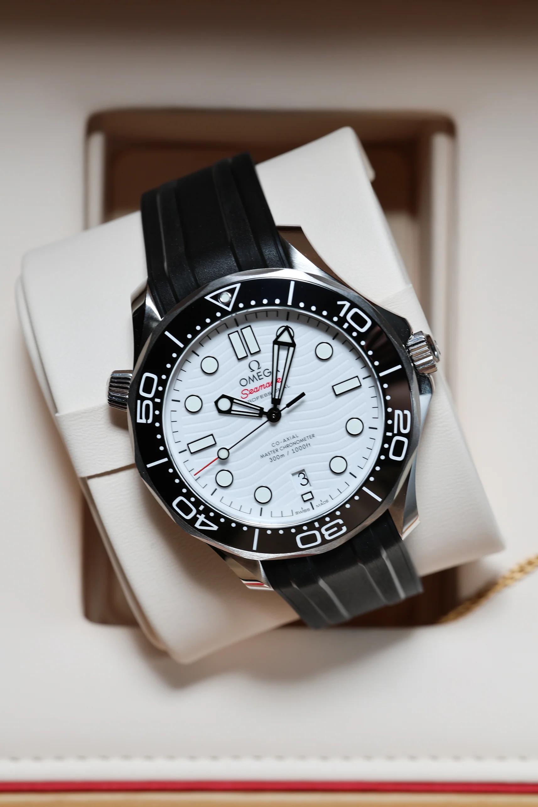 Omega Diver 300m Co-Axial Master Chronometer 42mm - Image 8