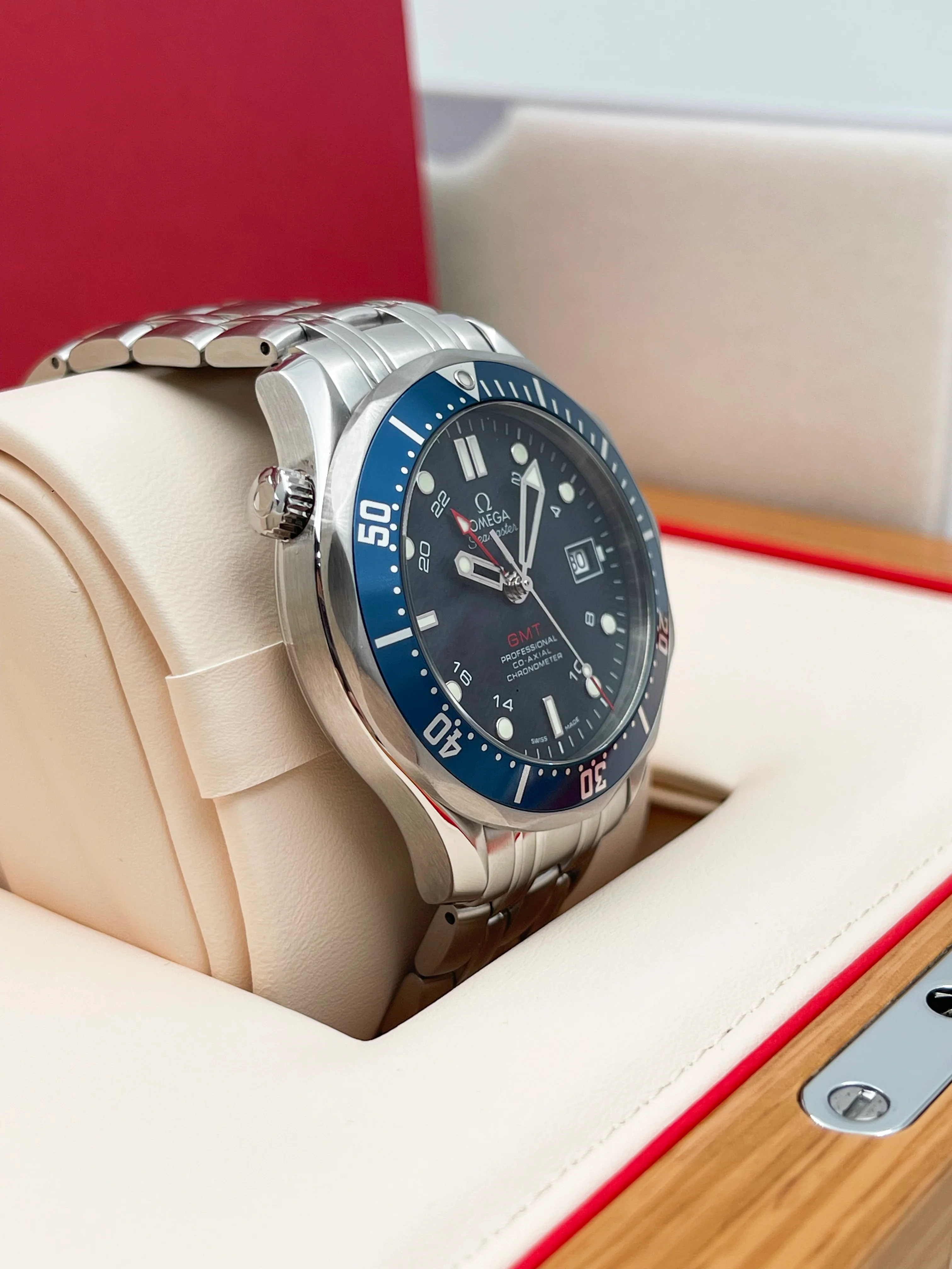 Omega Seamaster Diver 300m GMT 41mm 2020 [Preowned] - Image 5