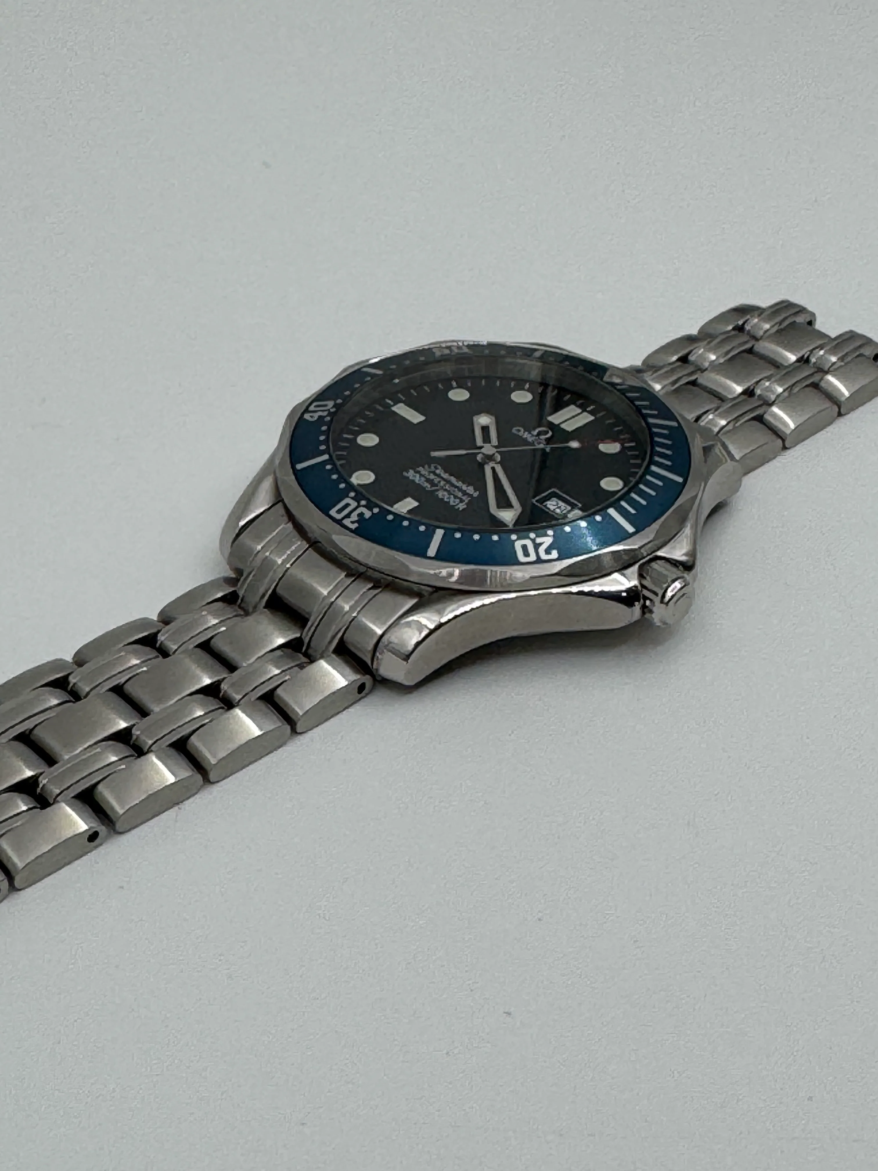 Omega Seamaster Diver 300m GoldenEye 007 41mm 2005 [Preowned] - Image 12