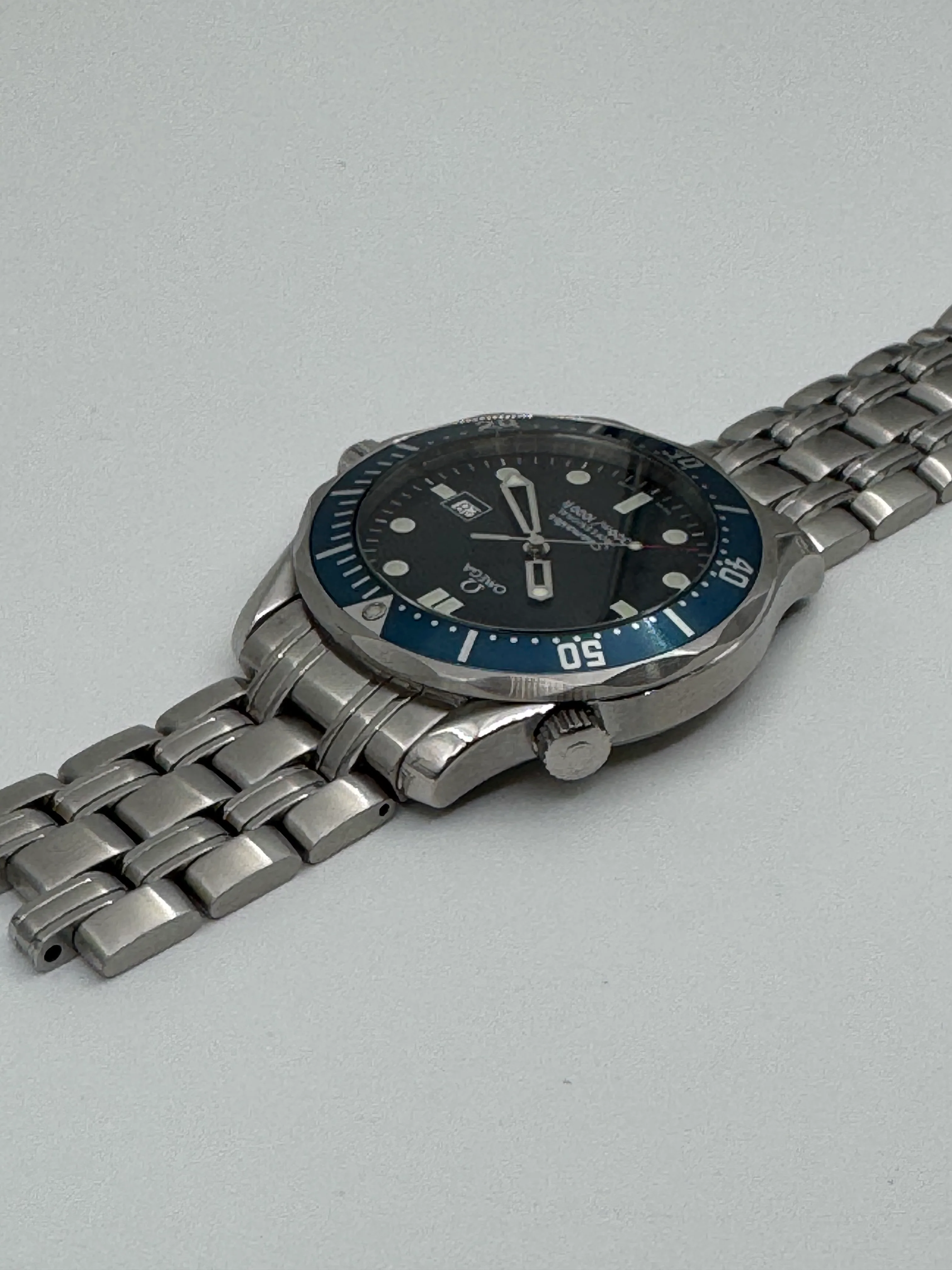 Omega Seamaster Diver 300m GoldenEye 007 41mm 2005 [Preowned] - Image 9