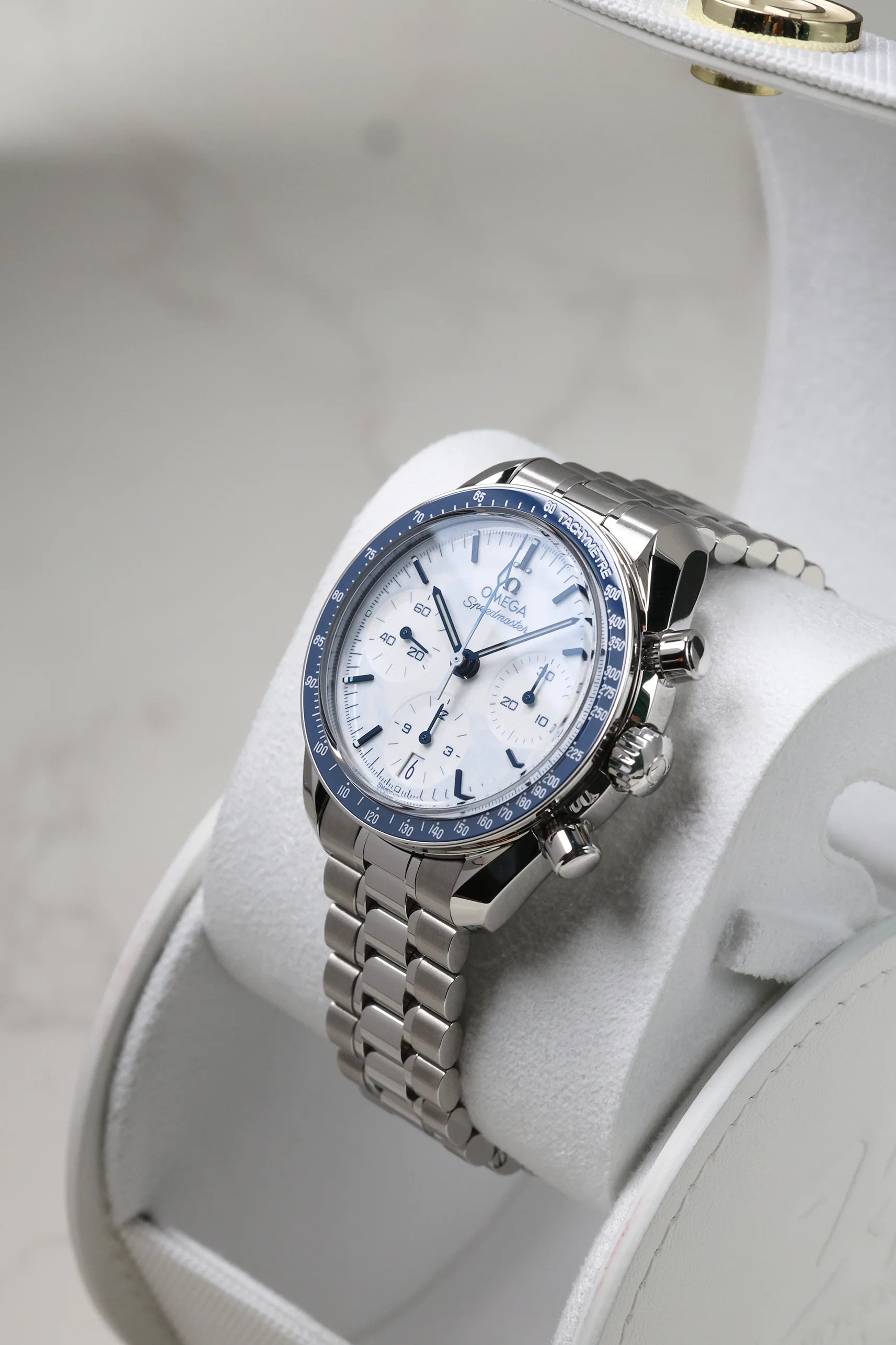 Omega Speedmaster Milano Cortina 38mm 522.30.38.50.04.001 2025 [Preowned] - Image 9