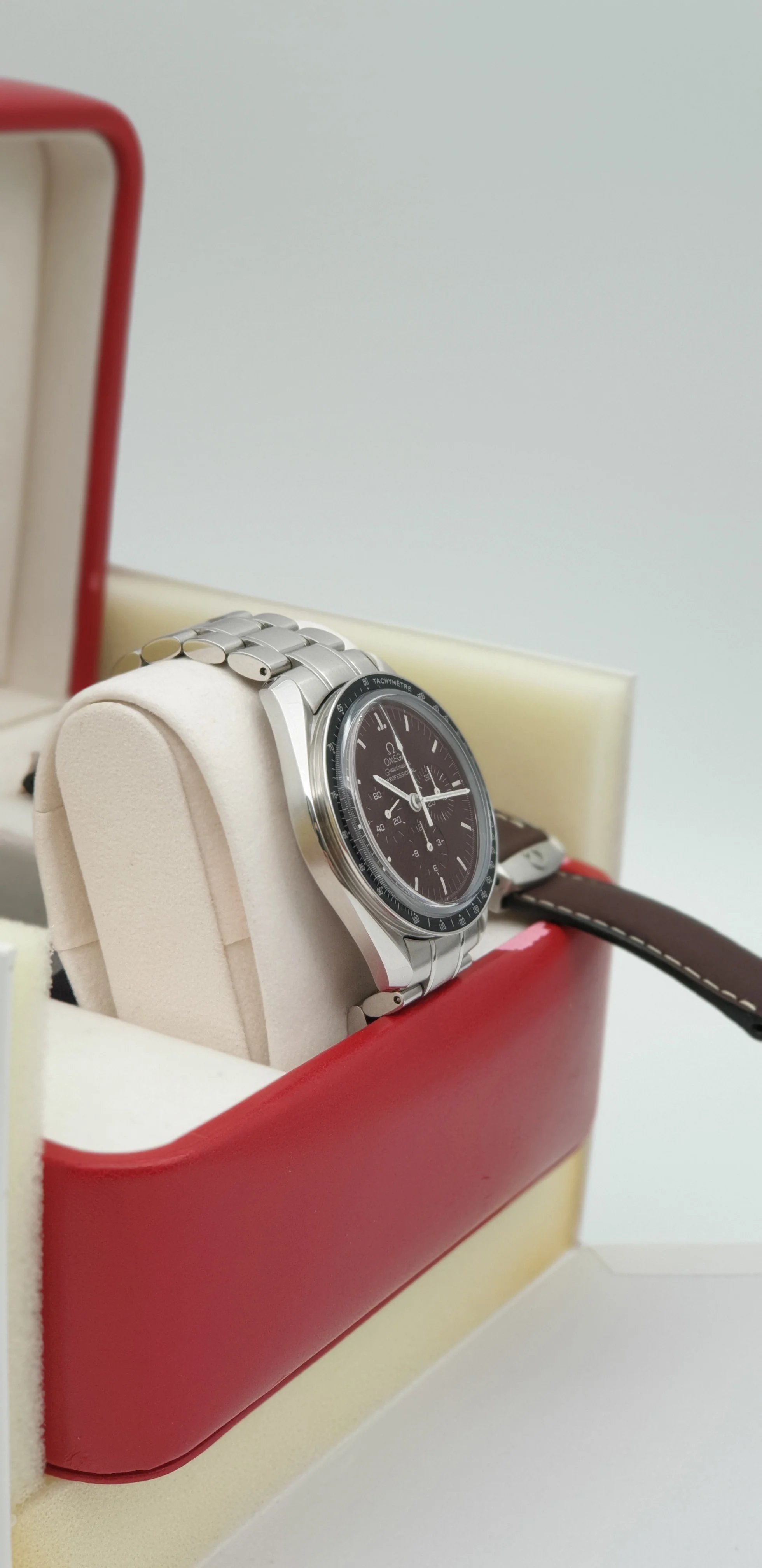 Omega Speedmaster Moonwatch Professional Chocolate Sapphire 311.30.42.30.13.001 2008 [Preowned] - Image 5