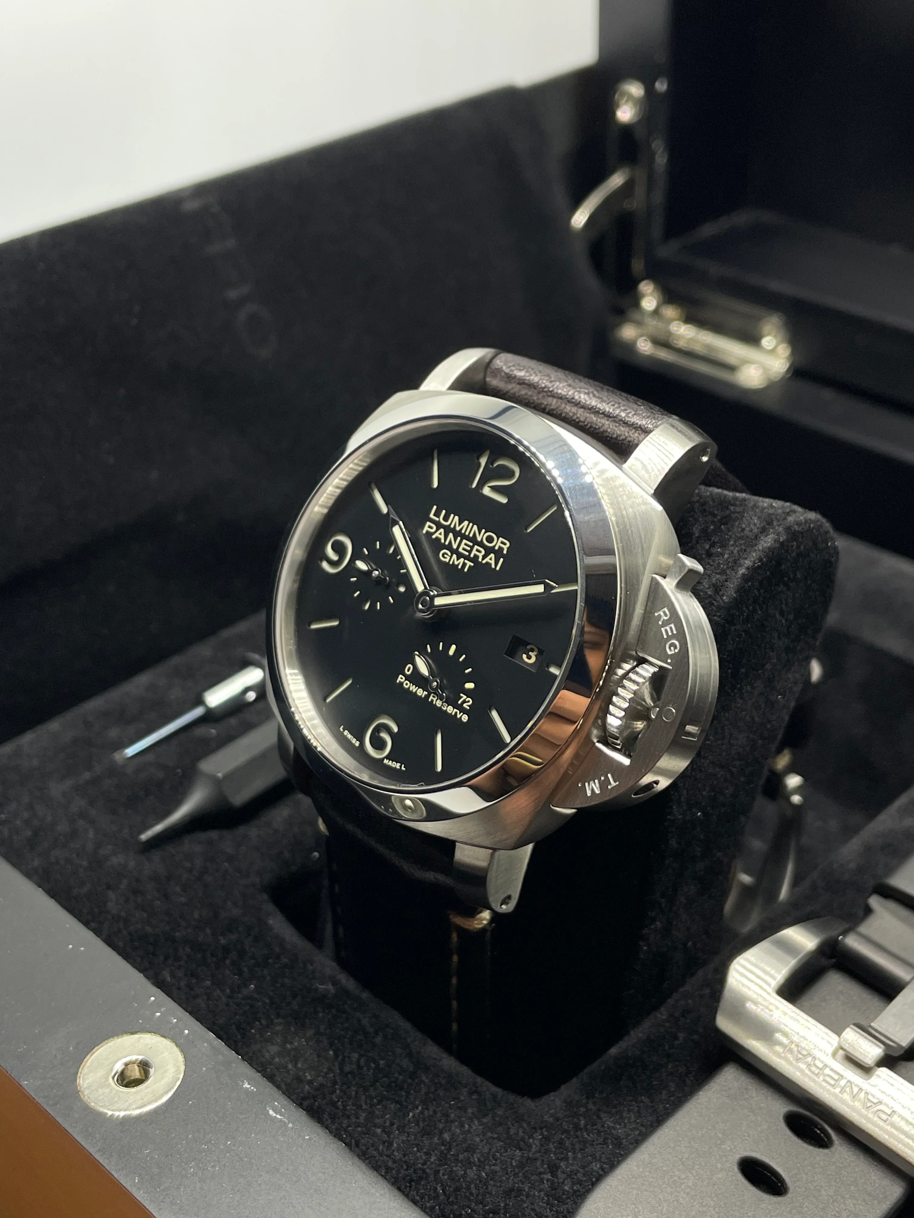 Panerai Luminor 1950 3 Days GMT Power Reserve PAM00321 2015 [Preowned] - Image 10