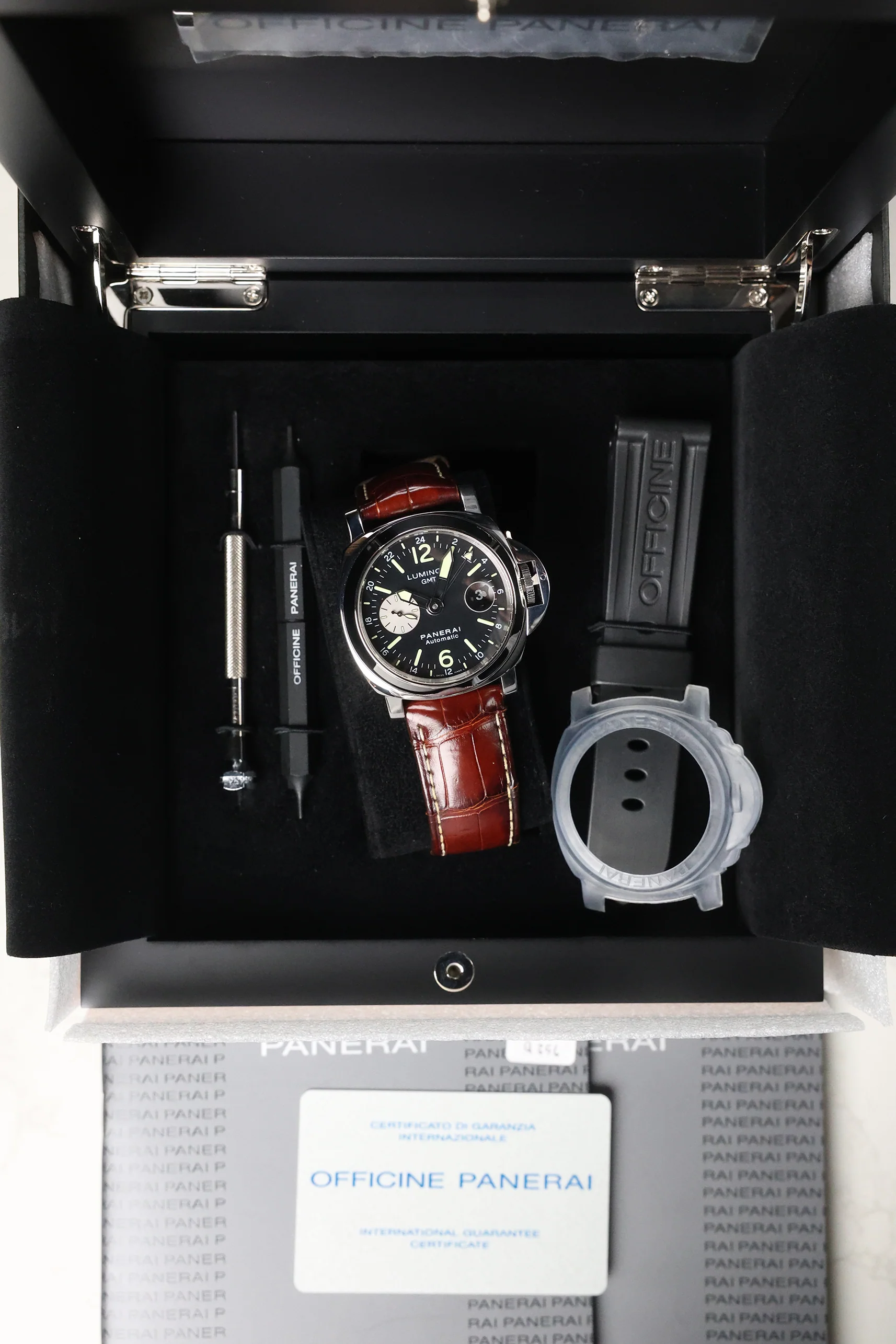Panerai Luminor GMT Automatic PAM00088 44mm 2015 [Preowned] - Image 19