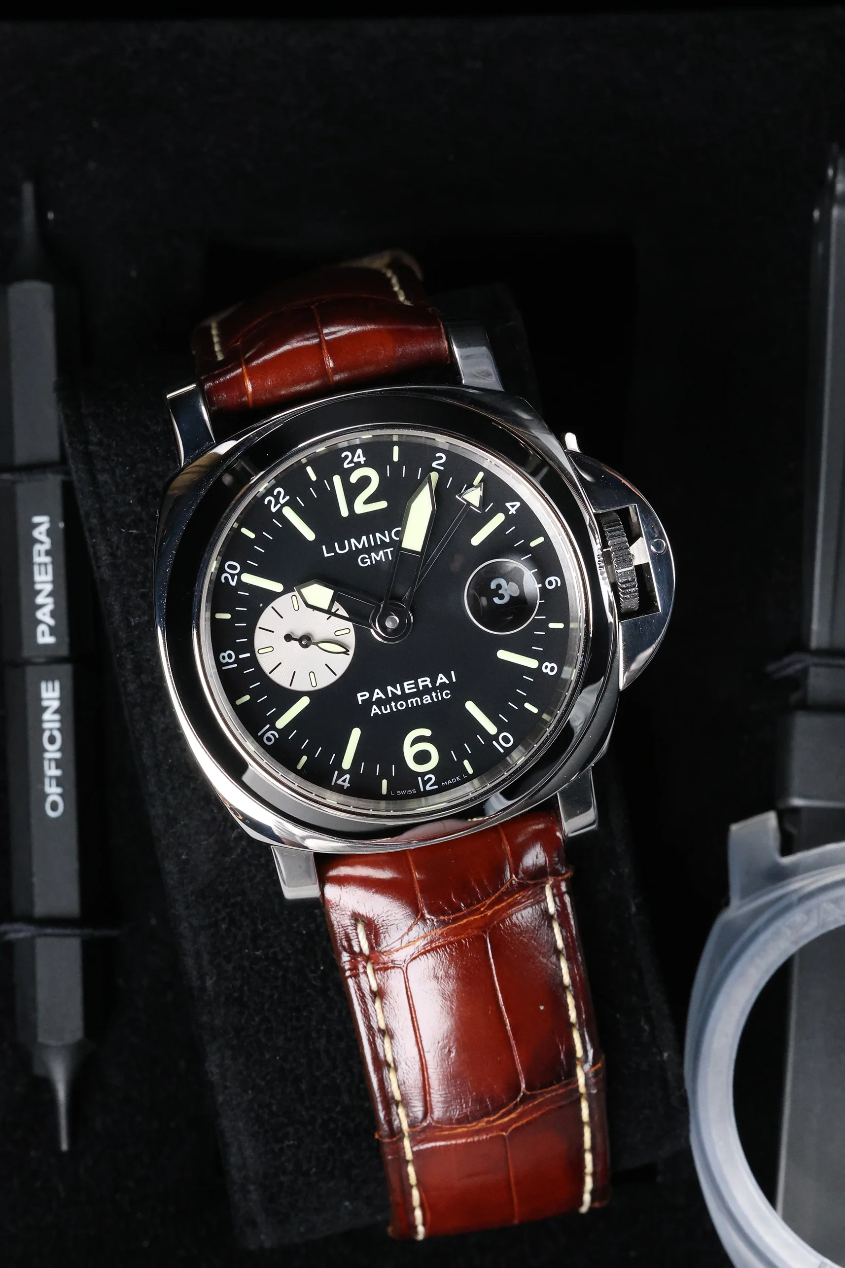 Panerai Luminor GMT Automatic PAM00088 44mm 2015 [Preowned] - Image 8