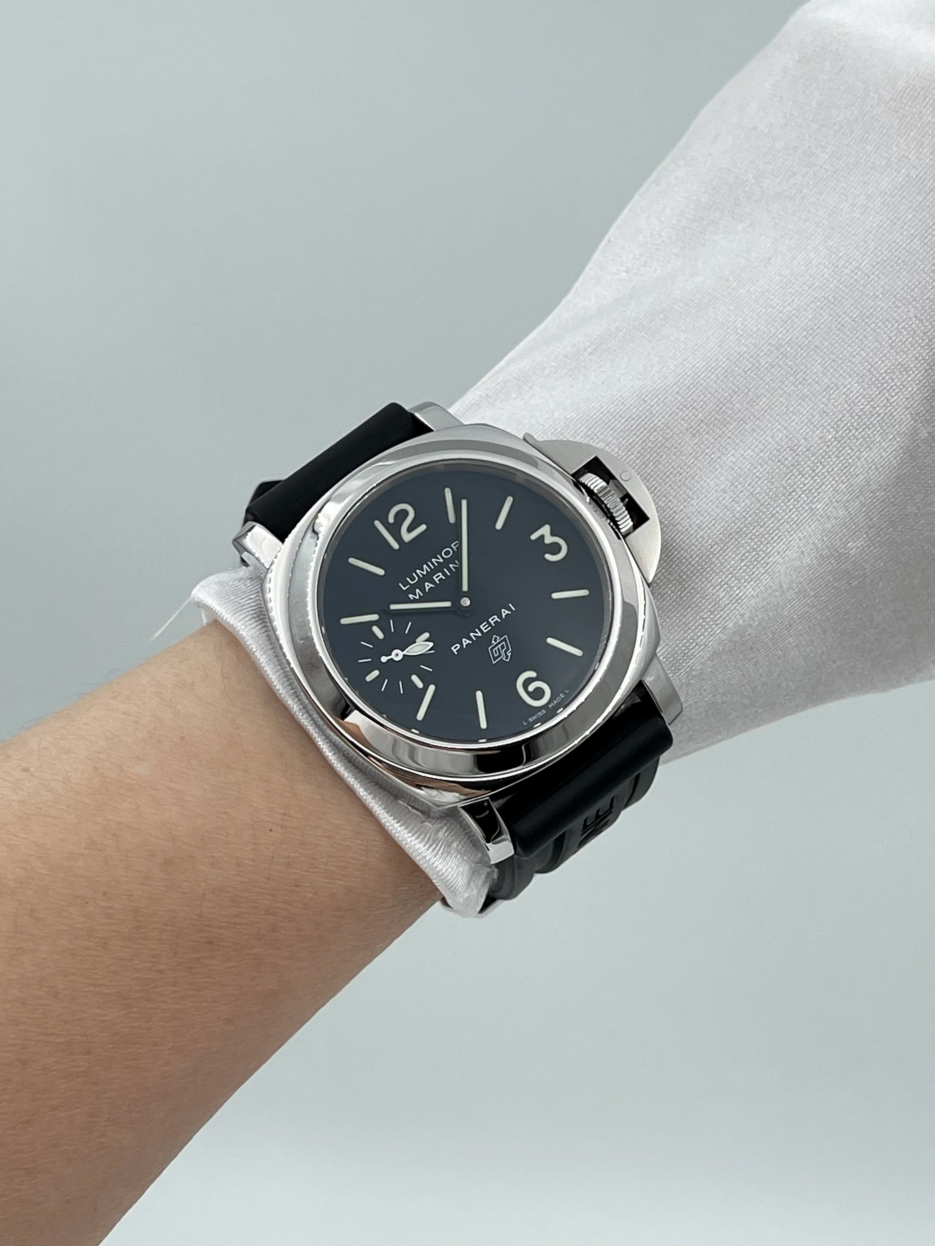 Panerai Luminor Marina Logo 44mm PAM00005 2011 [Preowned] - Image 2