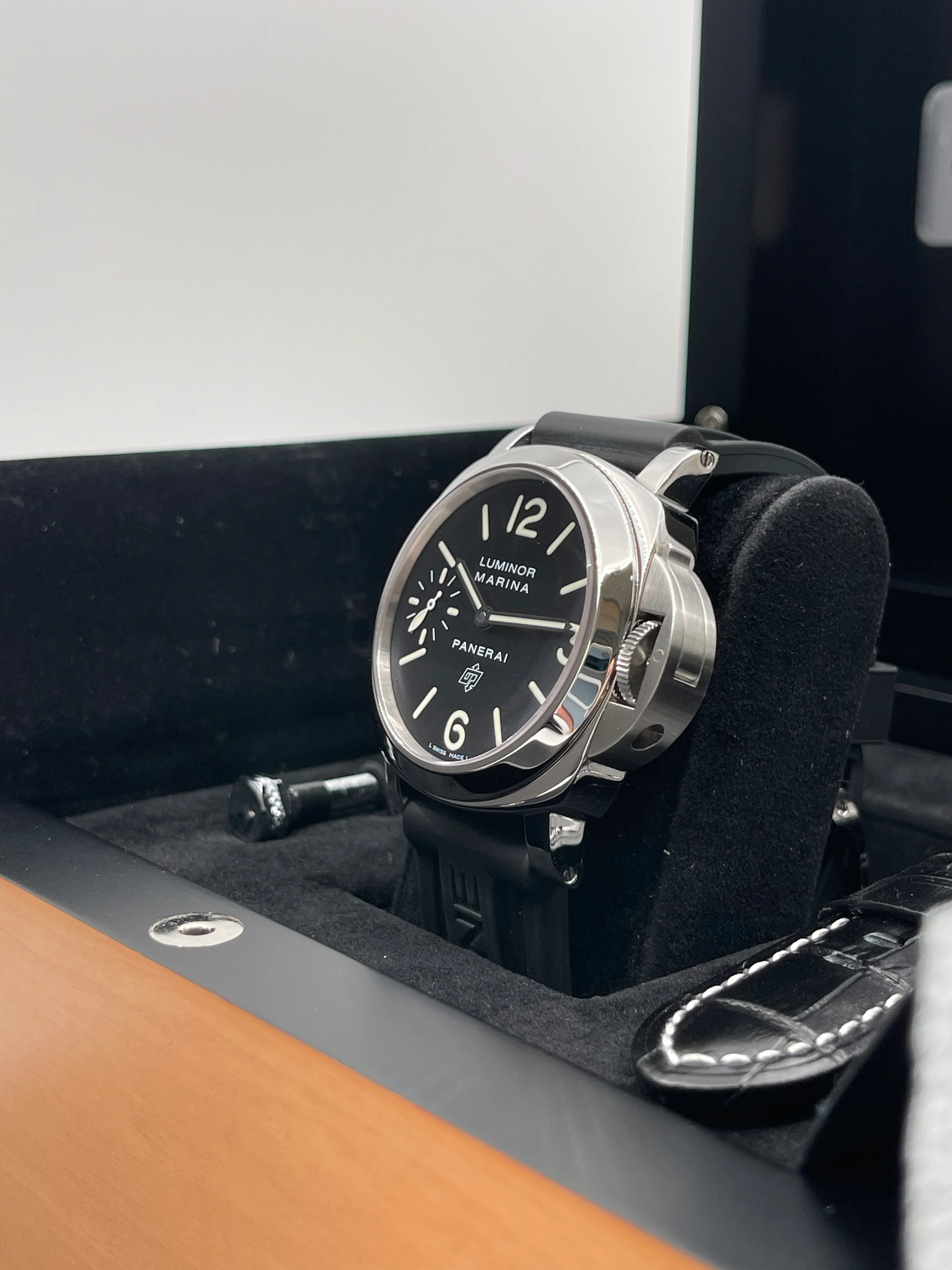 Panerai Luminor Marina Logo 44mm PAM00005 2011 [Preowned] - Image 6