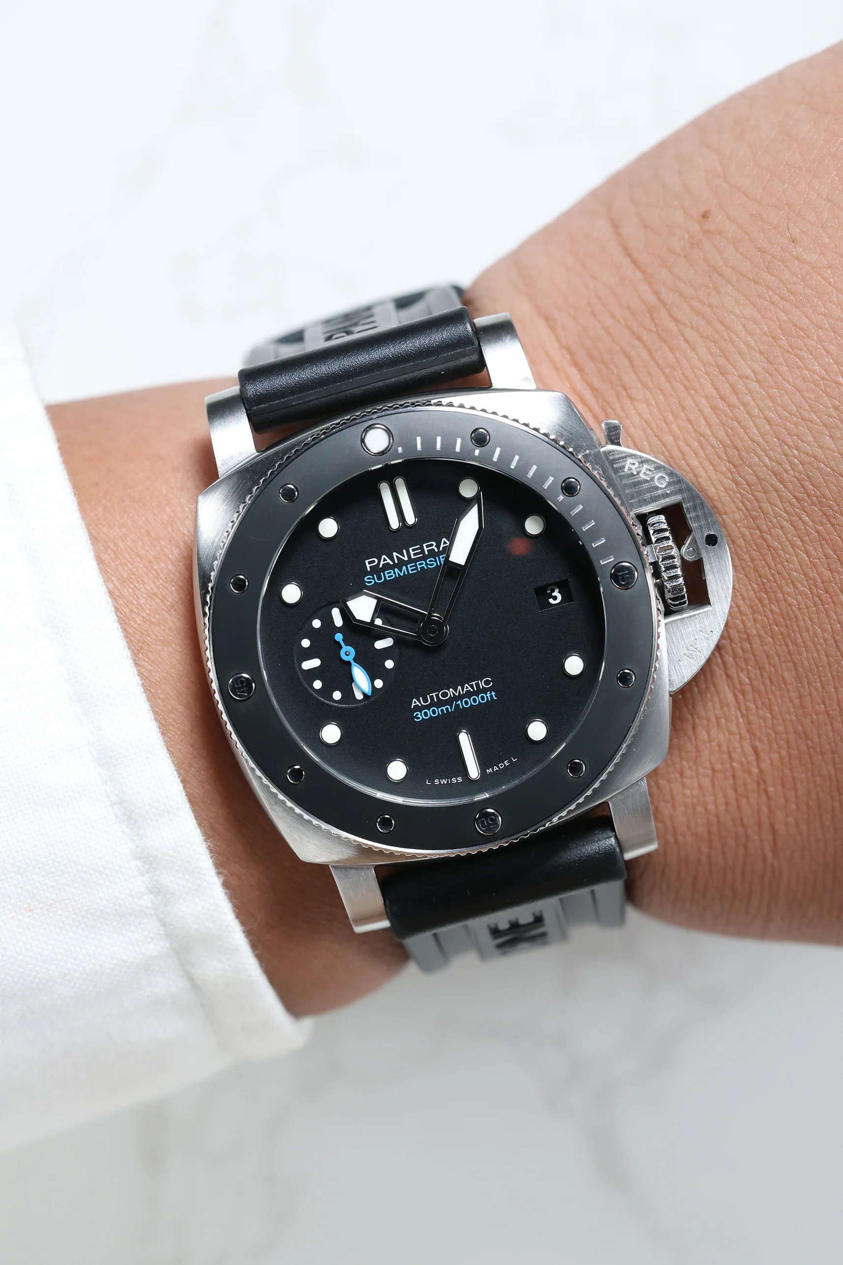 Panerai Submersible Automatic 42mm PAM00683 2021 [Preowned] - Image 6