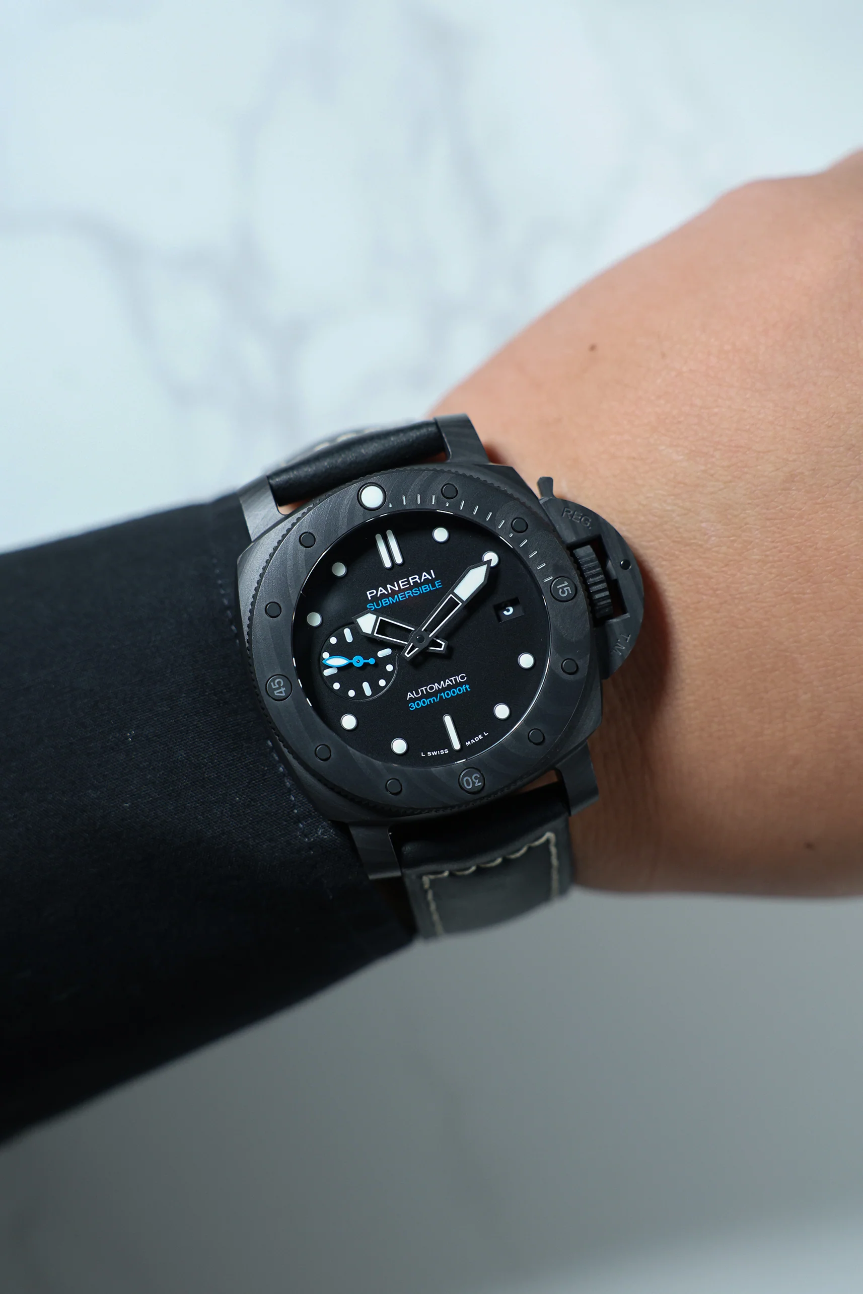 Panerai Submersible Carbotech 3 Days Auto 42mm PAM02231 2024 [Preowned] - Image 6