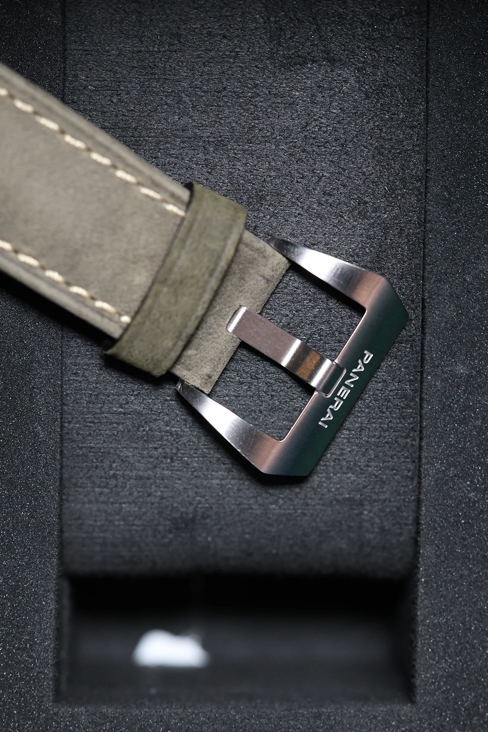 Panerai Submersible Verde Militare LE 42mm PAM01055 2020 [Preowned] - Image 16