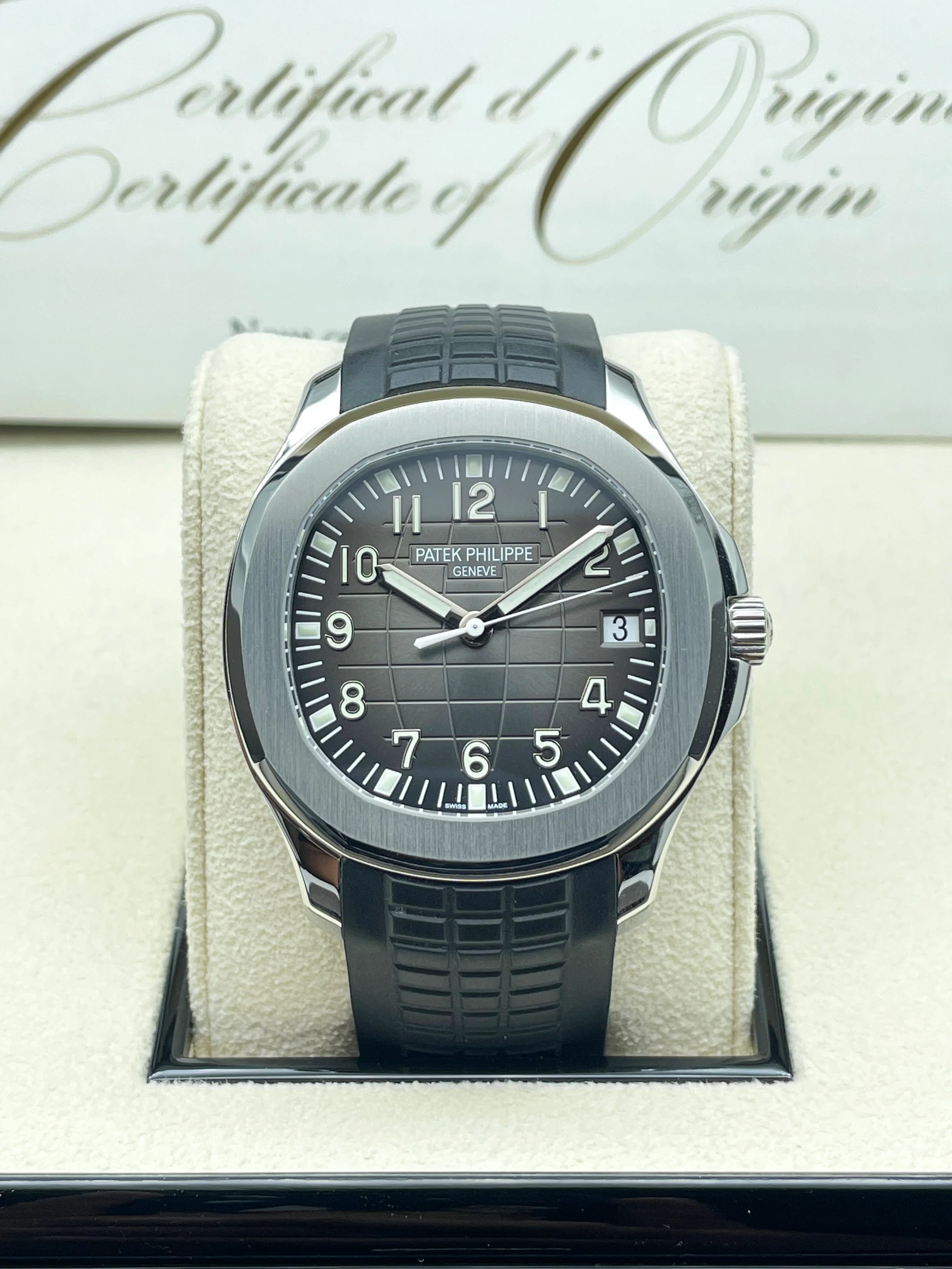 Patek Philippe Aquanaut Date Black Dial 5167A 2018 [Preowned] - Image 4