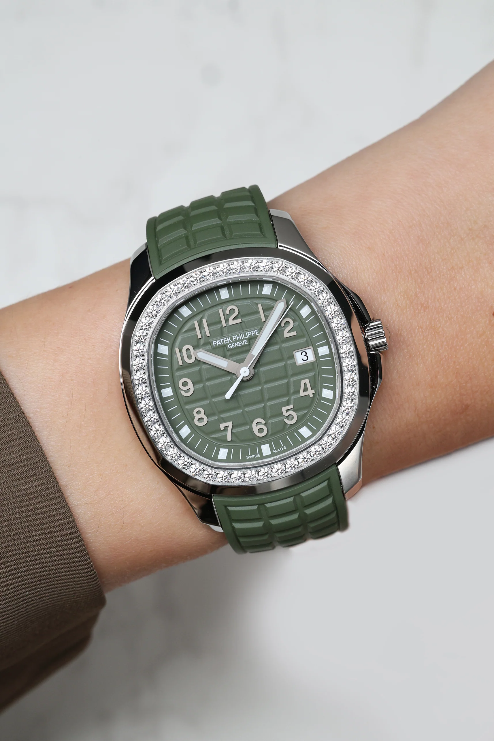 Patek Philippe Aquanaut Green Luce Diamond Set 5267/200A-011 - Image 6