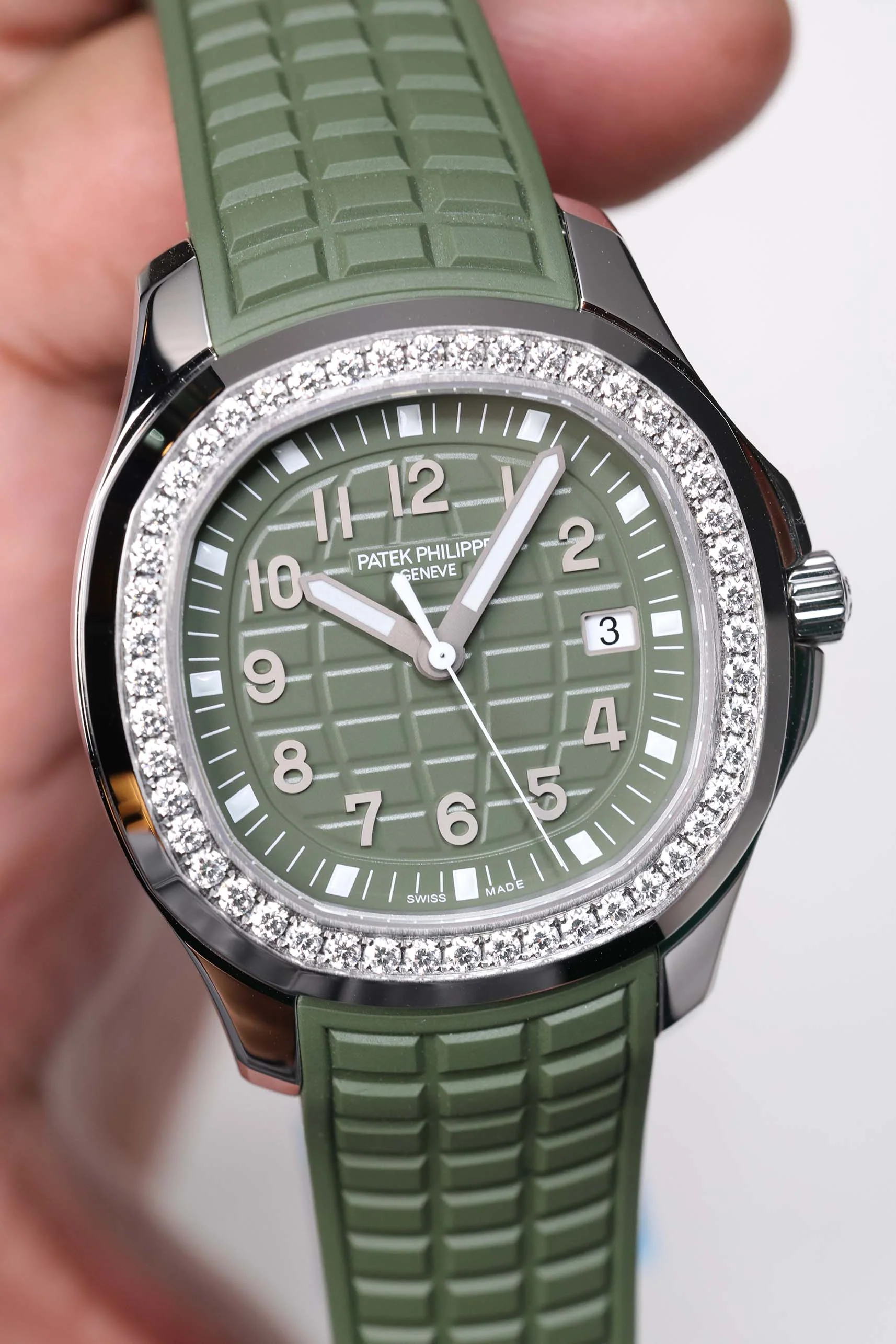 Patek Philippe Aquanaut Green Luce Diamond Set 5267/200A-011 - Image 7