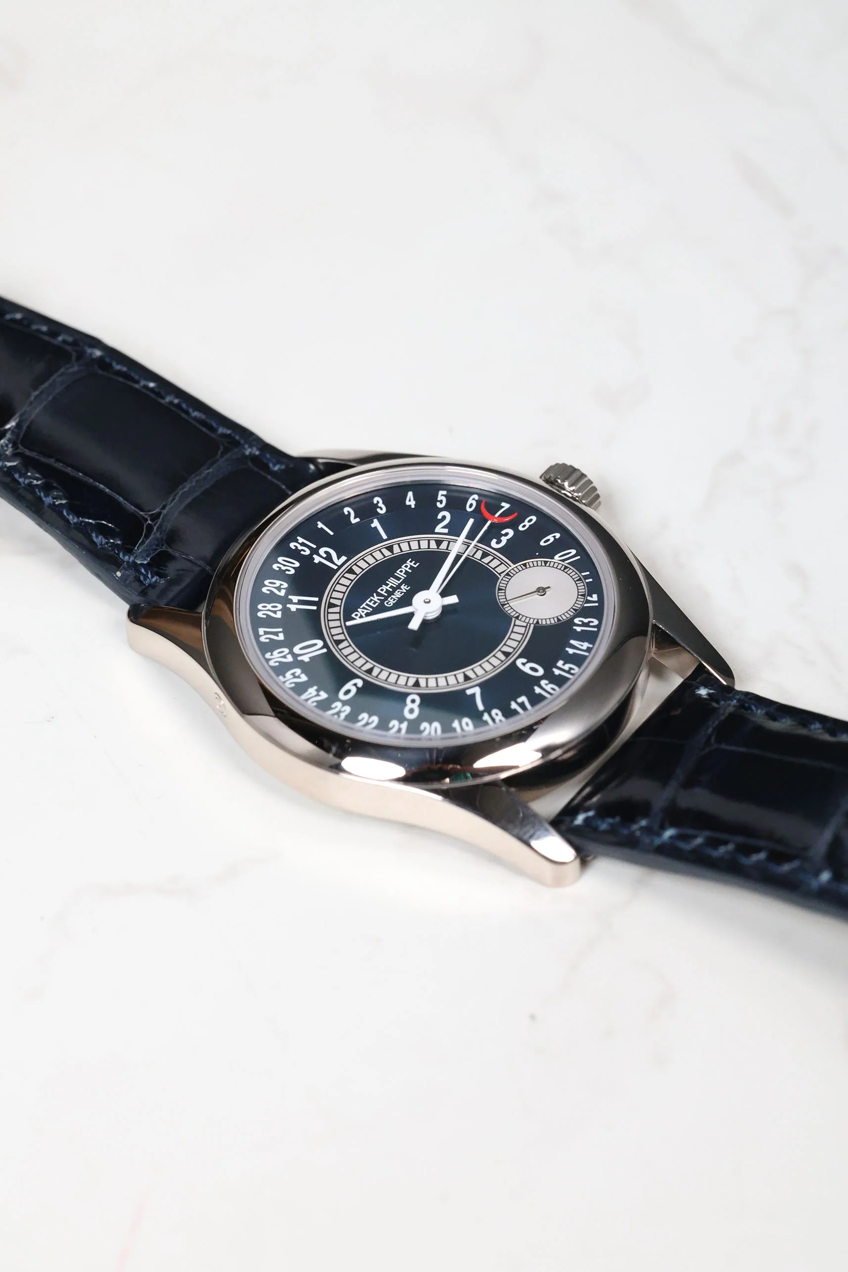 Patek Philippe Calatrava 37mm 6000G-012 2017 [Preowned] - Image 11
