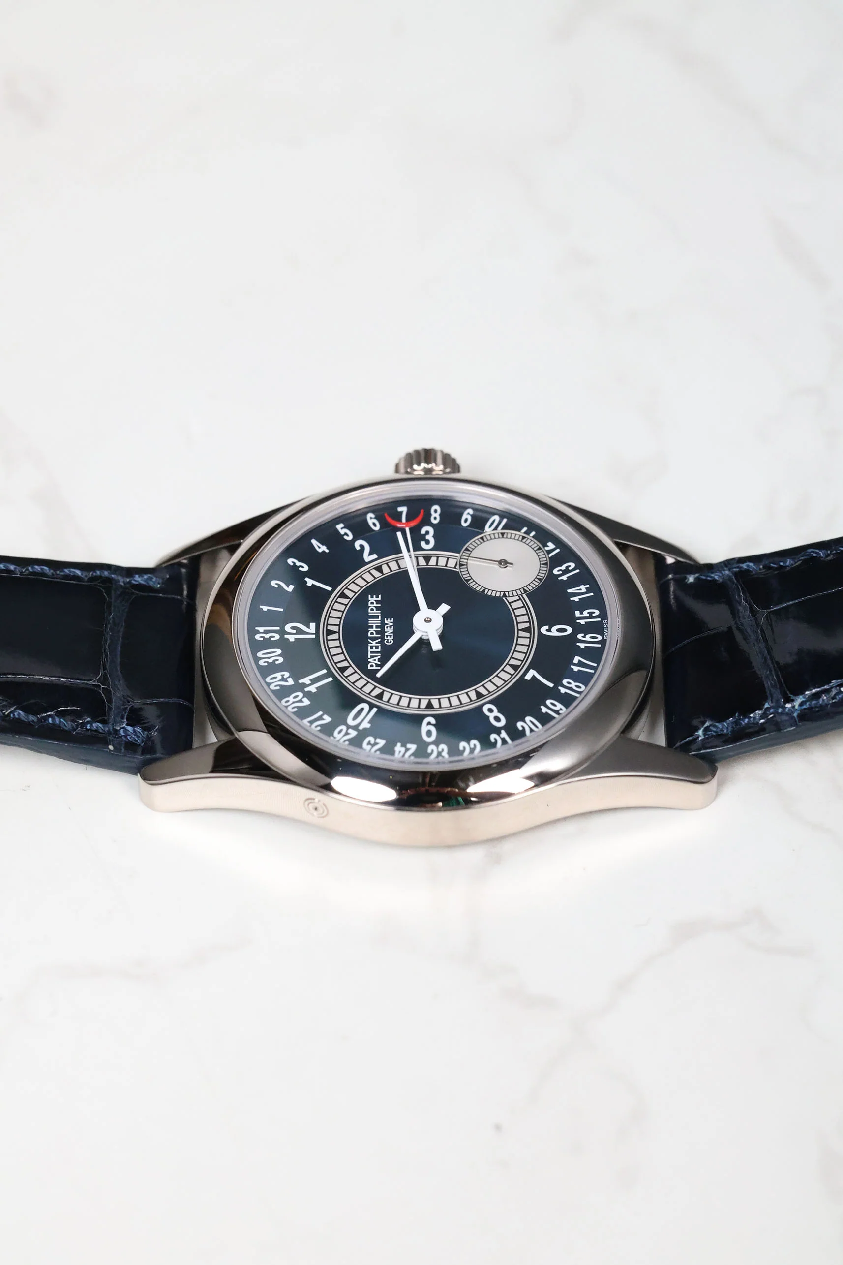 Patek Philippe Calatrava 37mm 6000G-012 2017 [Preowned] - Image 12