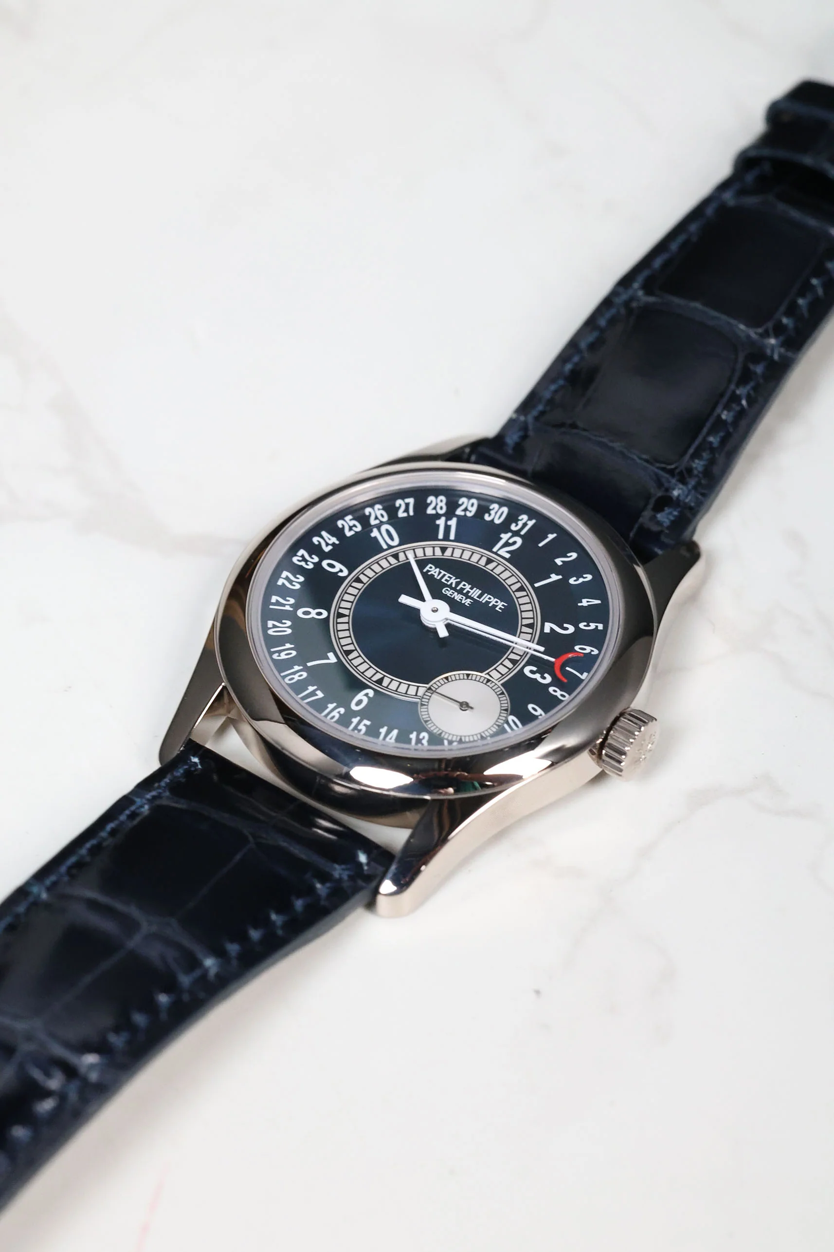 Patek Philippe Calatrava 37mm 6000G-012 2017 [Preowned] - Image 16