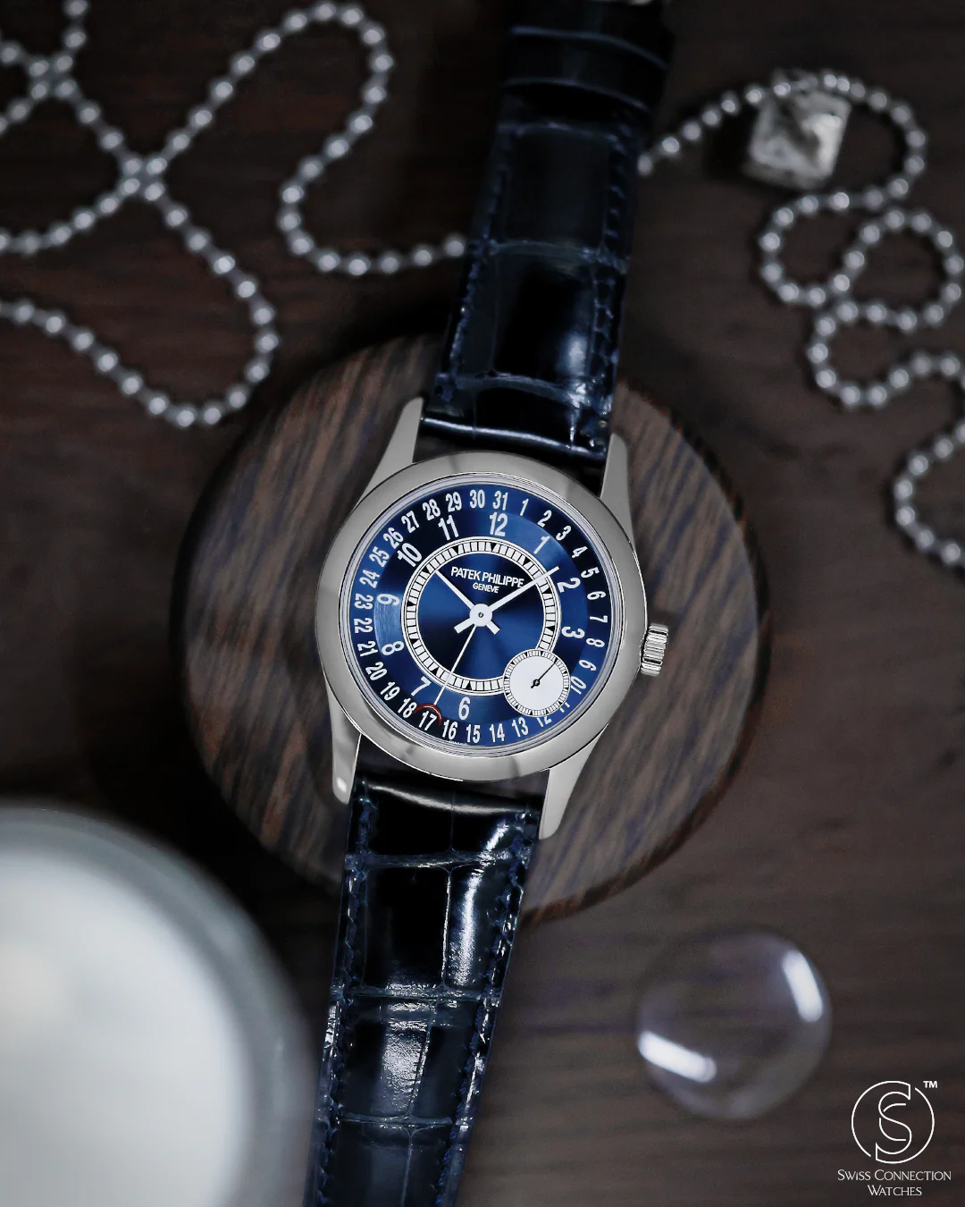 Patek Philippe Calatrava 37mm 6000G-012 2017 [Preowned] - Image 4