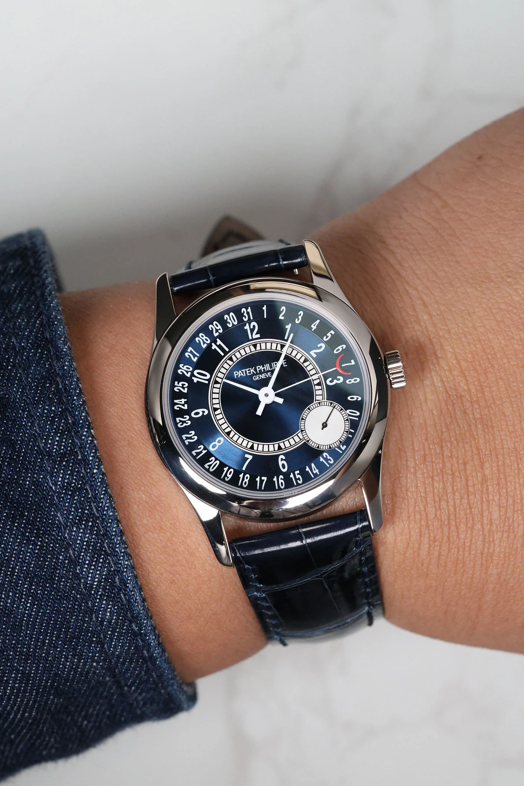 Patek Philippe Calatrava 37mm 6000G-012 2017 [Preowned] - Image 7