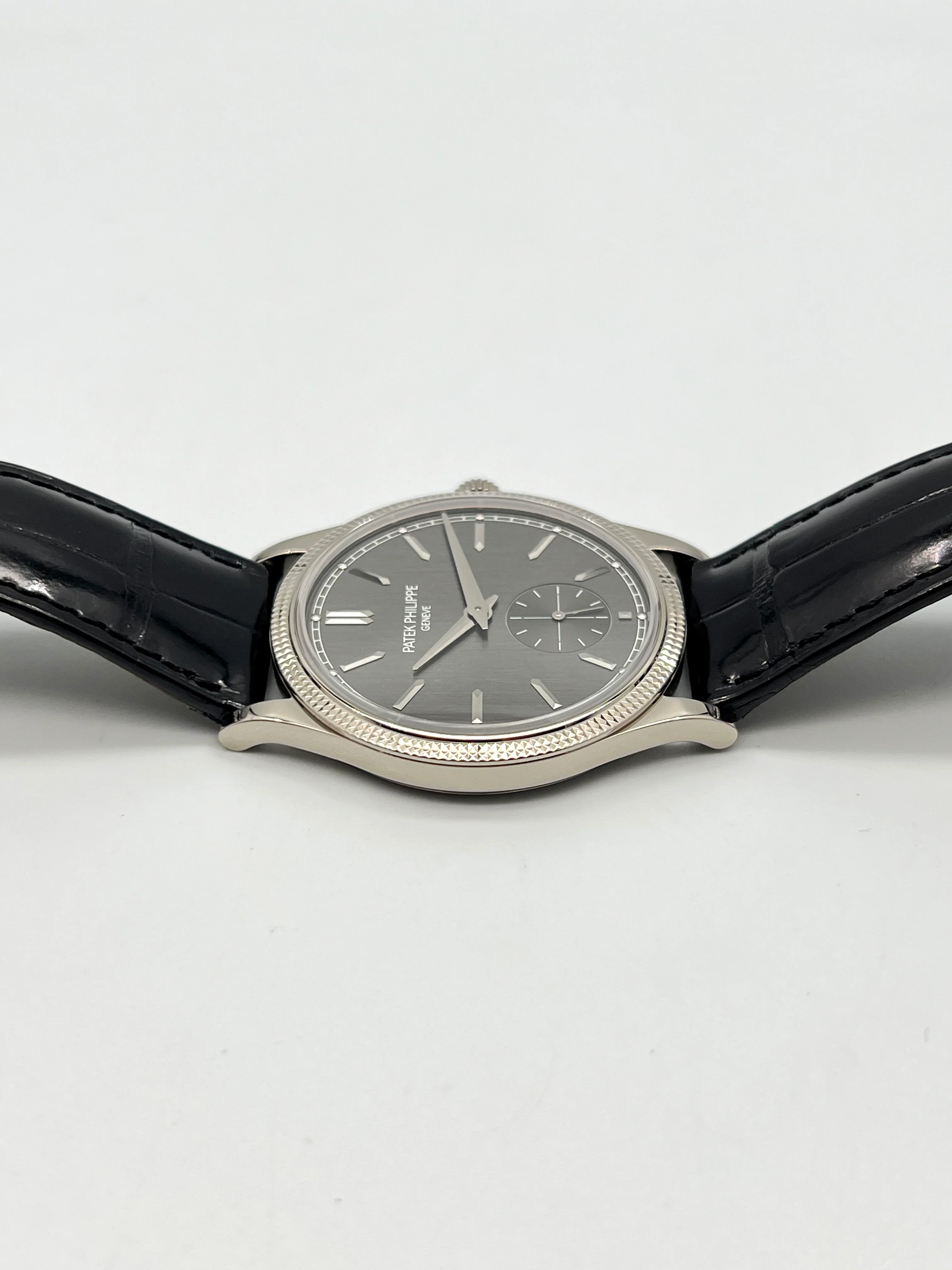 Patek Philippe Calatrava 39mm 6119G-001 2024 [Preowned] - Image 11